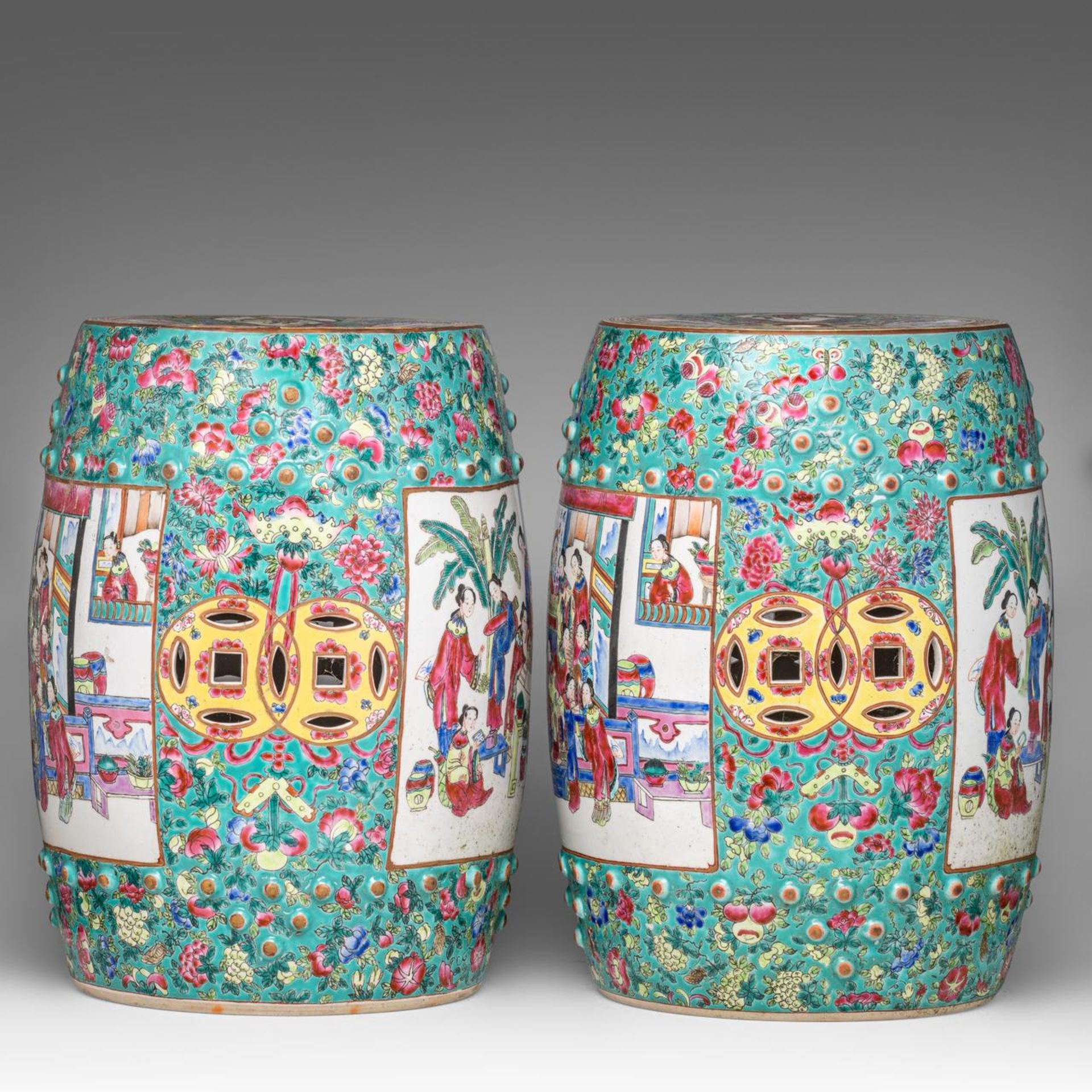 Two Chinese famille rose on turquoise ground 'Beauties on a terrace' garden seats, 20thC, H 48 cm - Image 2 of 6