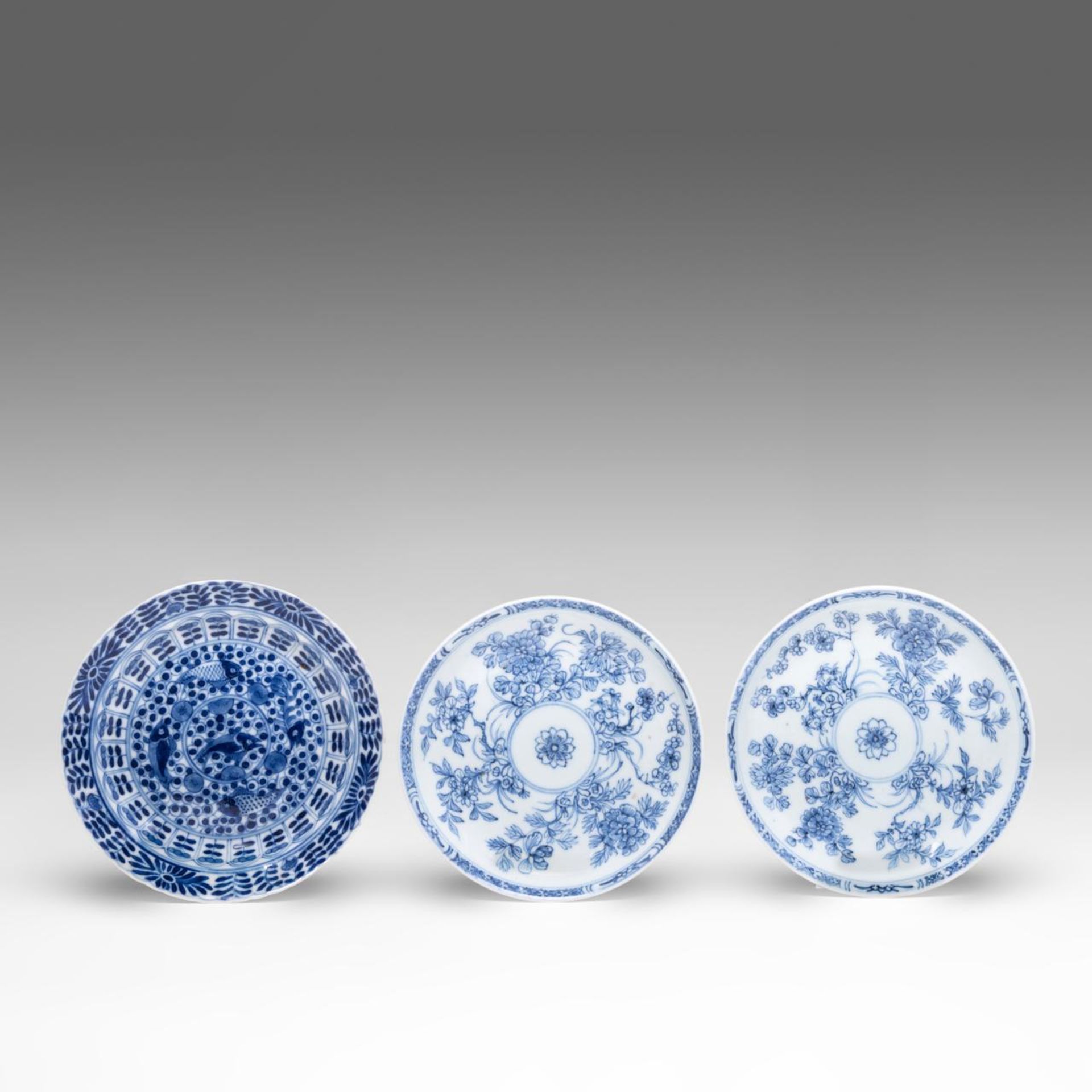 A Chinese blue and white 'Long Elisa' jarlet, Kangxi period, H 14 cm - added three sets of Chinese b - Bild 8 aus 9