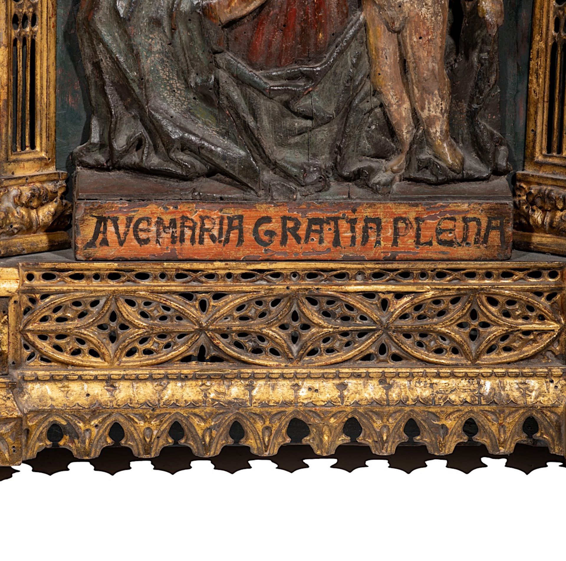 A Florentine Renaissance polychrome and gilt wood alto-relievo retable fragment depicting the Virgin - Bild 6 aus 6