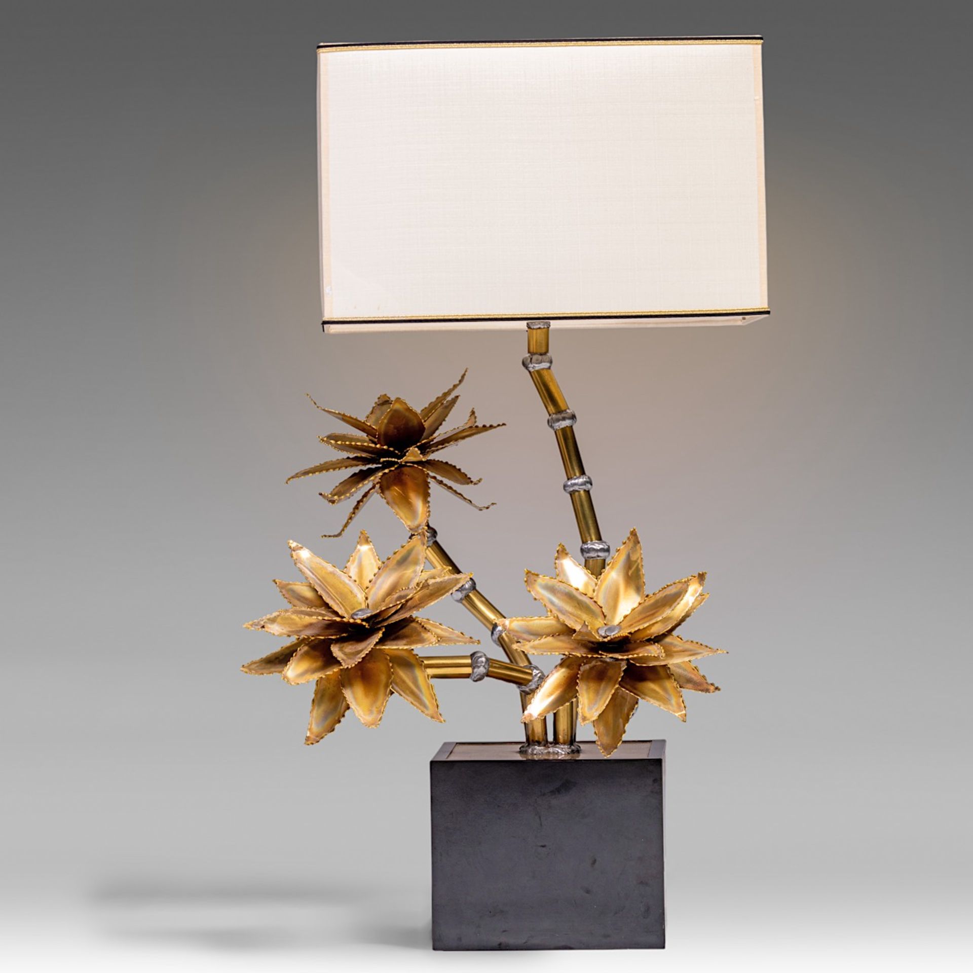 A vintage brass floral Maison Charles type lamp, H 86 cm (total)