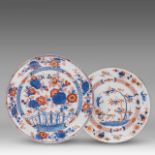 A Chinese Imari 'Flower garden' charger and plate, 18thC, dia 31,5 - 38,5 cm