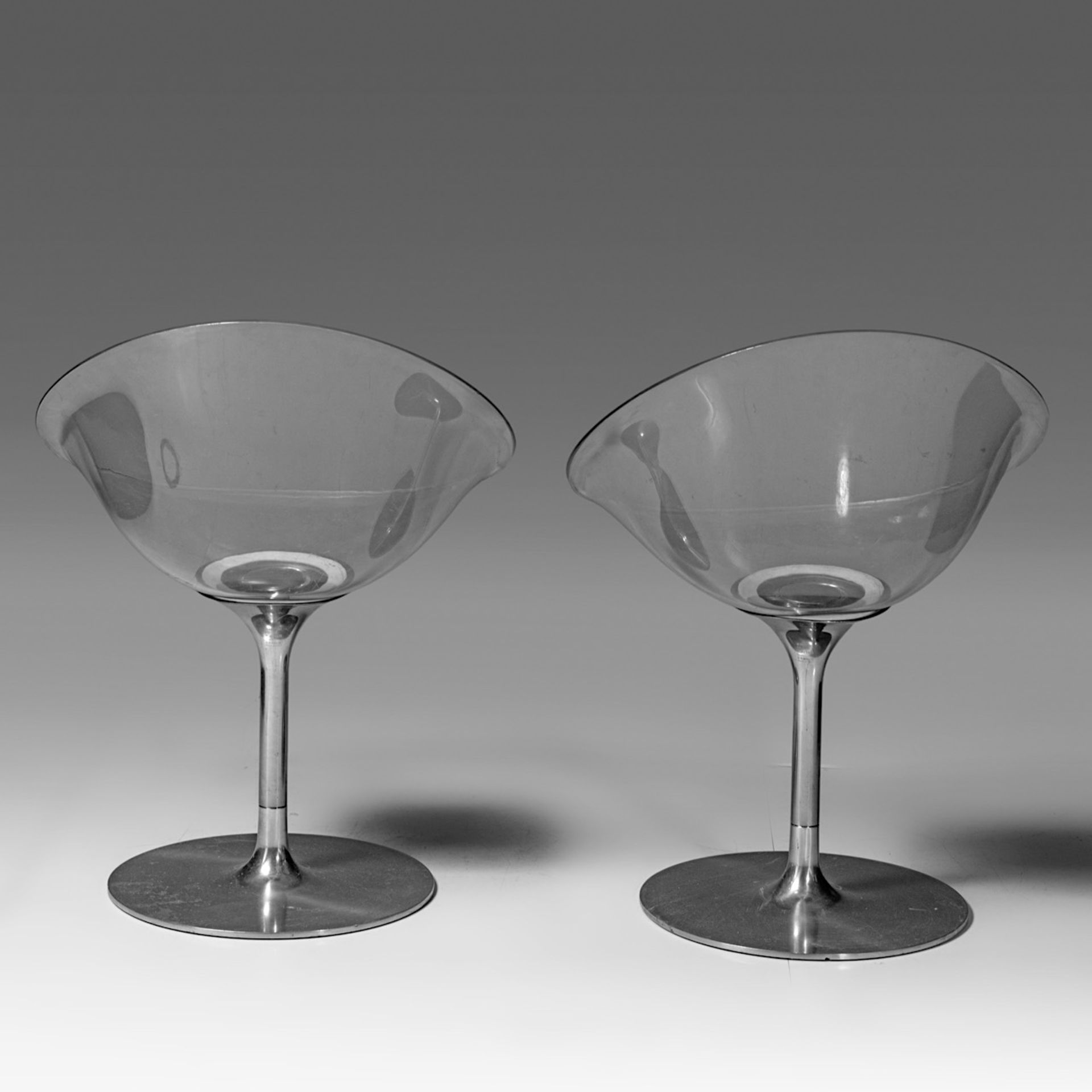 A pair of Italian design clear lucite model 'Eros' swivel chairs, by Philippe Starck for Karell, H 8 - Image 5 of 10