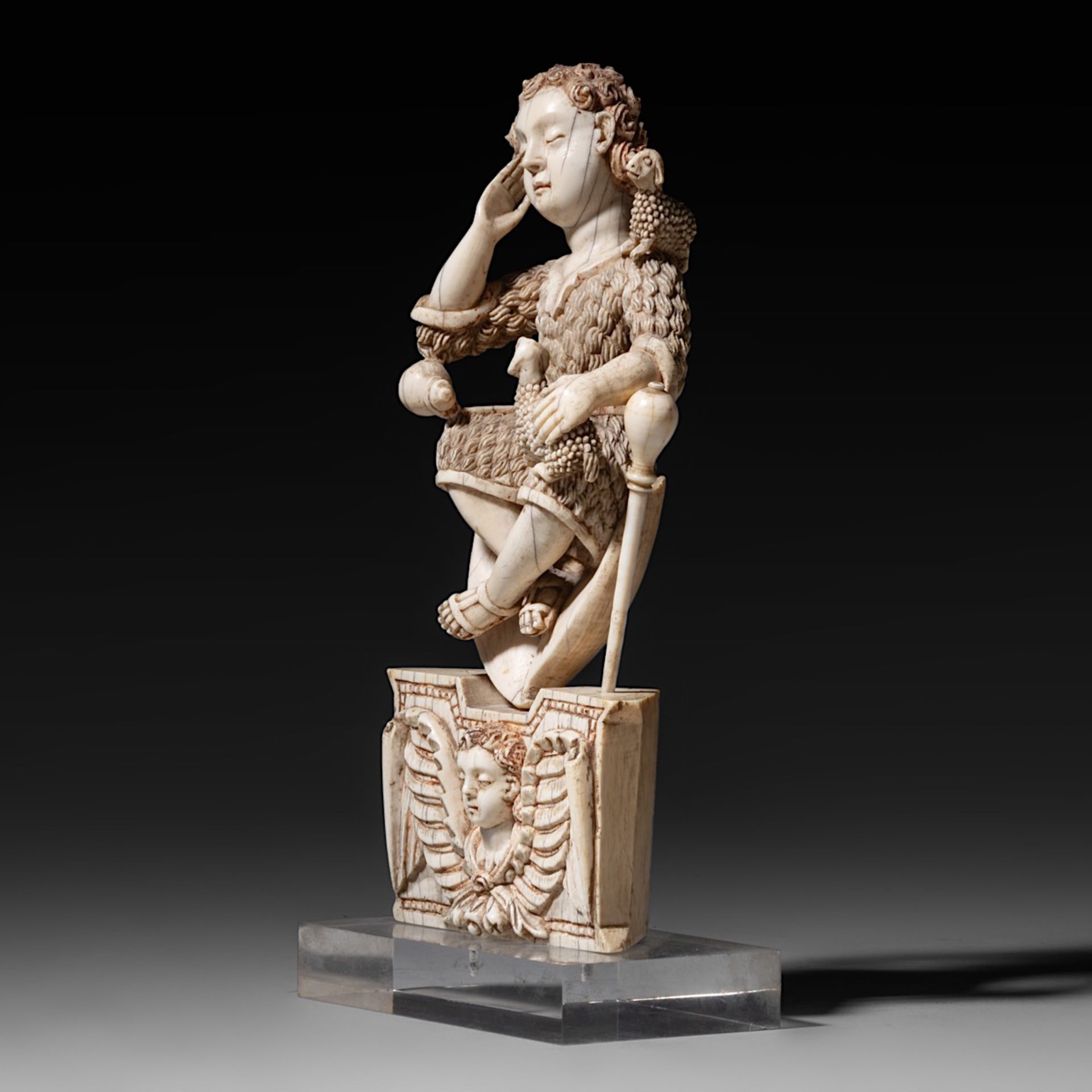 A large 17th-18thC Goa ivory carving of Christ represented as the Good Shepherd, ivory H 22,5 cm - t - Image 3 of 8