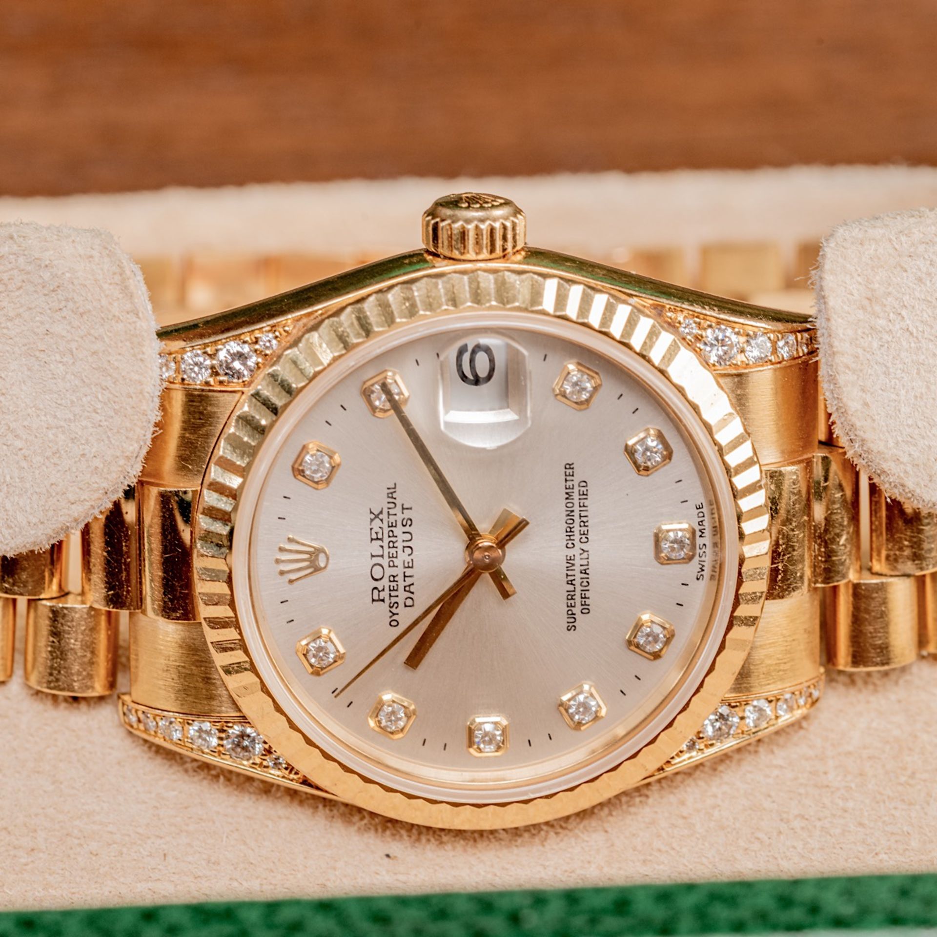 A ladies 18CT Rolex Datejust 31 yellow gold and diamond watch - Image 5 of 14