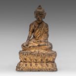 A gilt bronze figure of a seated Buddha Shakyamuni, H 11 cm - Weight about 349 g