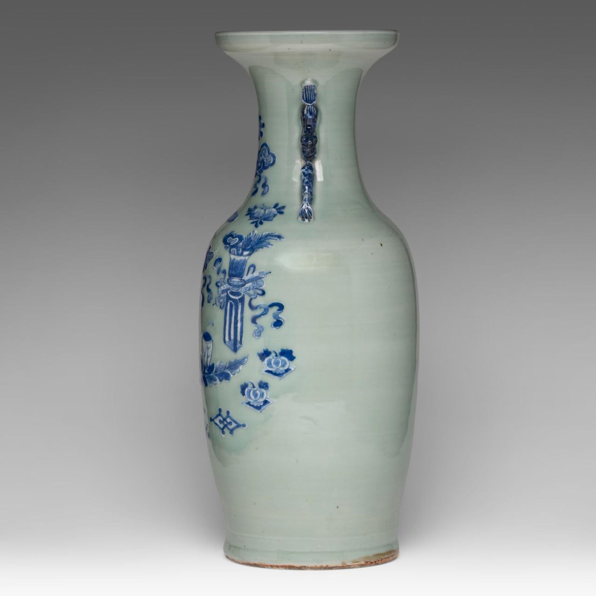 A Chinese blue and white on celadon ground 'One Hundred Treasures' vase, paired with lion handles, 1 - Bild 2 aus 6