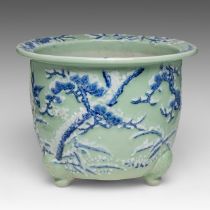 A Japanese Arita blue and white on celadon ground jardiniere, late Meiji, H 29 - dia 37,5 cm