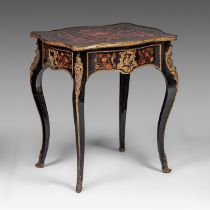 A fine Napoleon III occasional table, H 74 - W 67 - D 52 cm