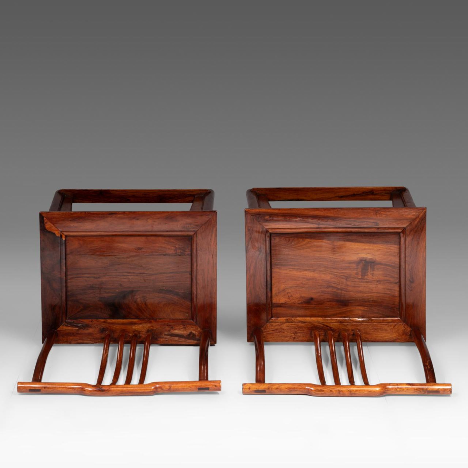 A pair of fine Chinese huanghuali Ming style 'Guanmao' yoke-back side chairs, 20thC, Total H 104 cm - Image 6 of 11