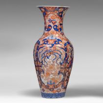 An imposing Japanse Imari vase, late Meiji, H 122,5 cm