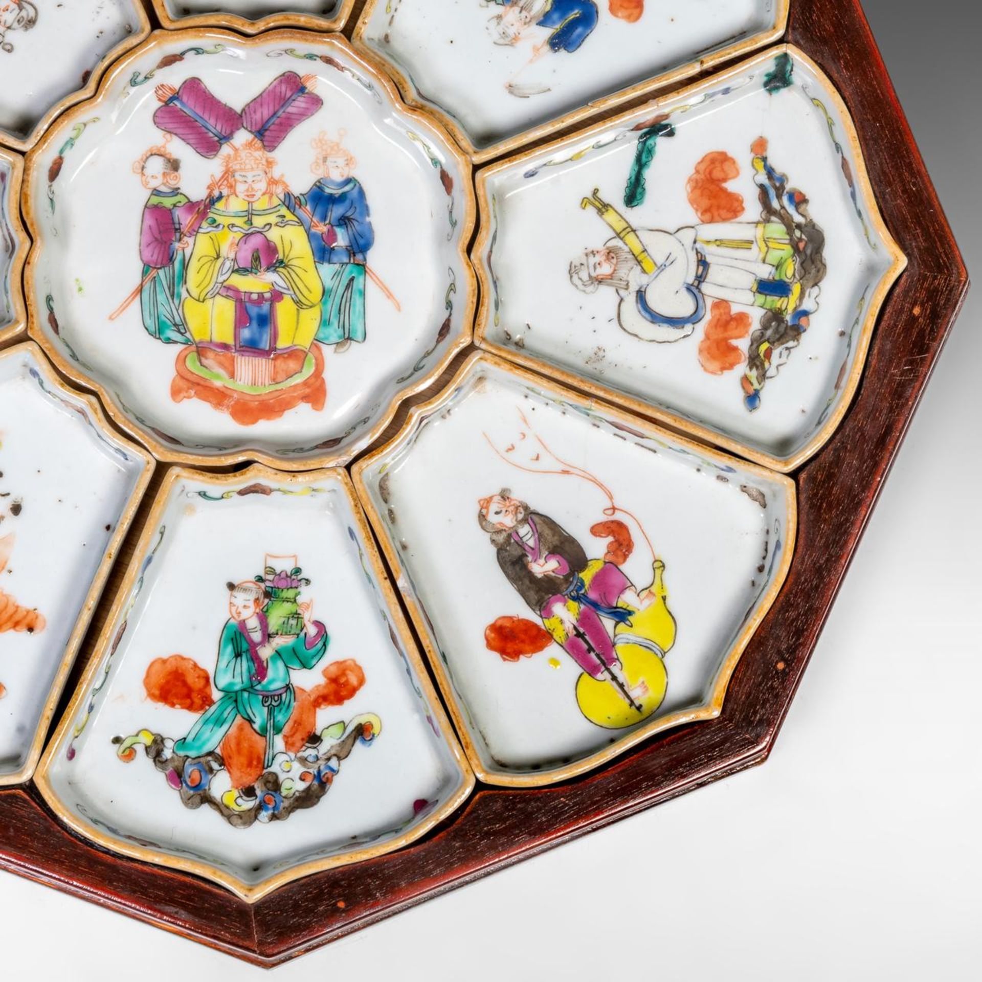 A complete set of Chinese famille rose 'Immortals' sweet meat dishes, fitted in a wooden tray, late - Image 6 of 6
