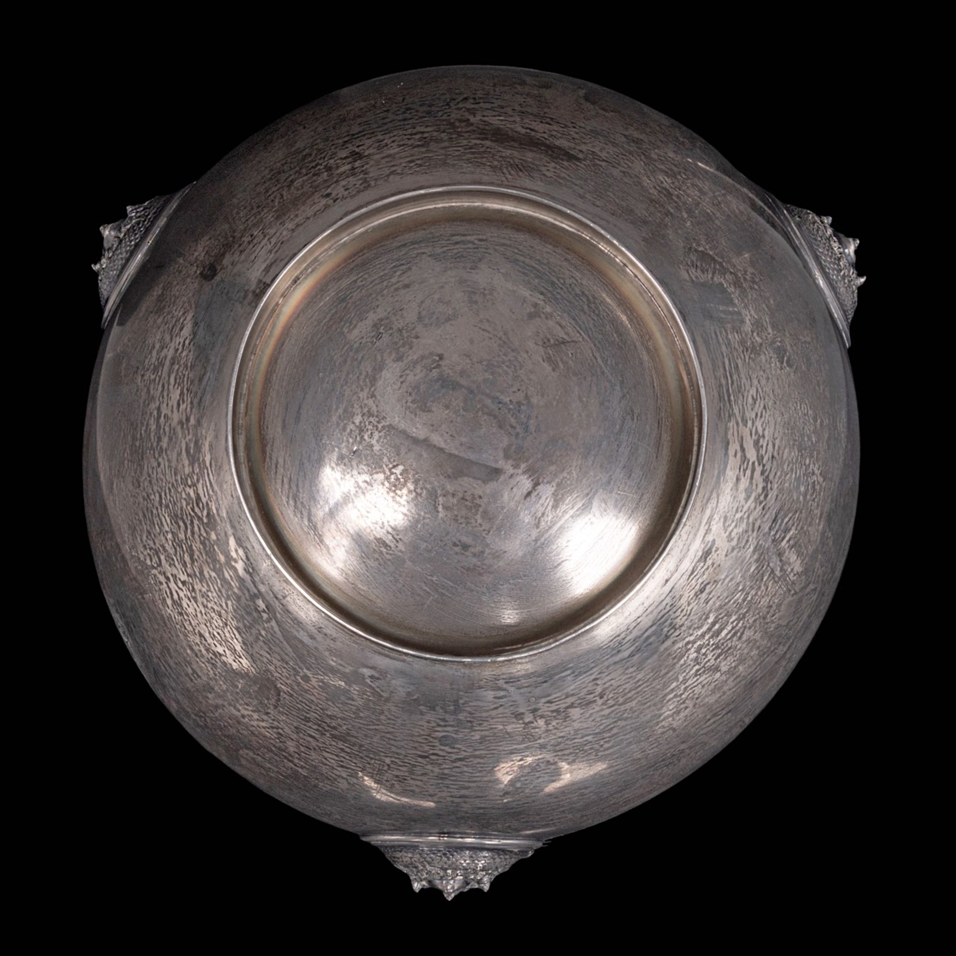A Neoclassical English silver punchbowl, London hallmarks, year letter E (1900-1901), maker's mark J - Image 6 of 8