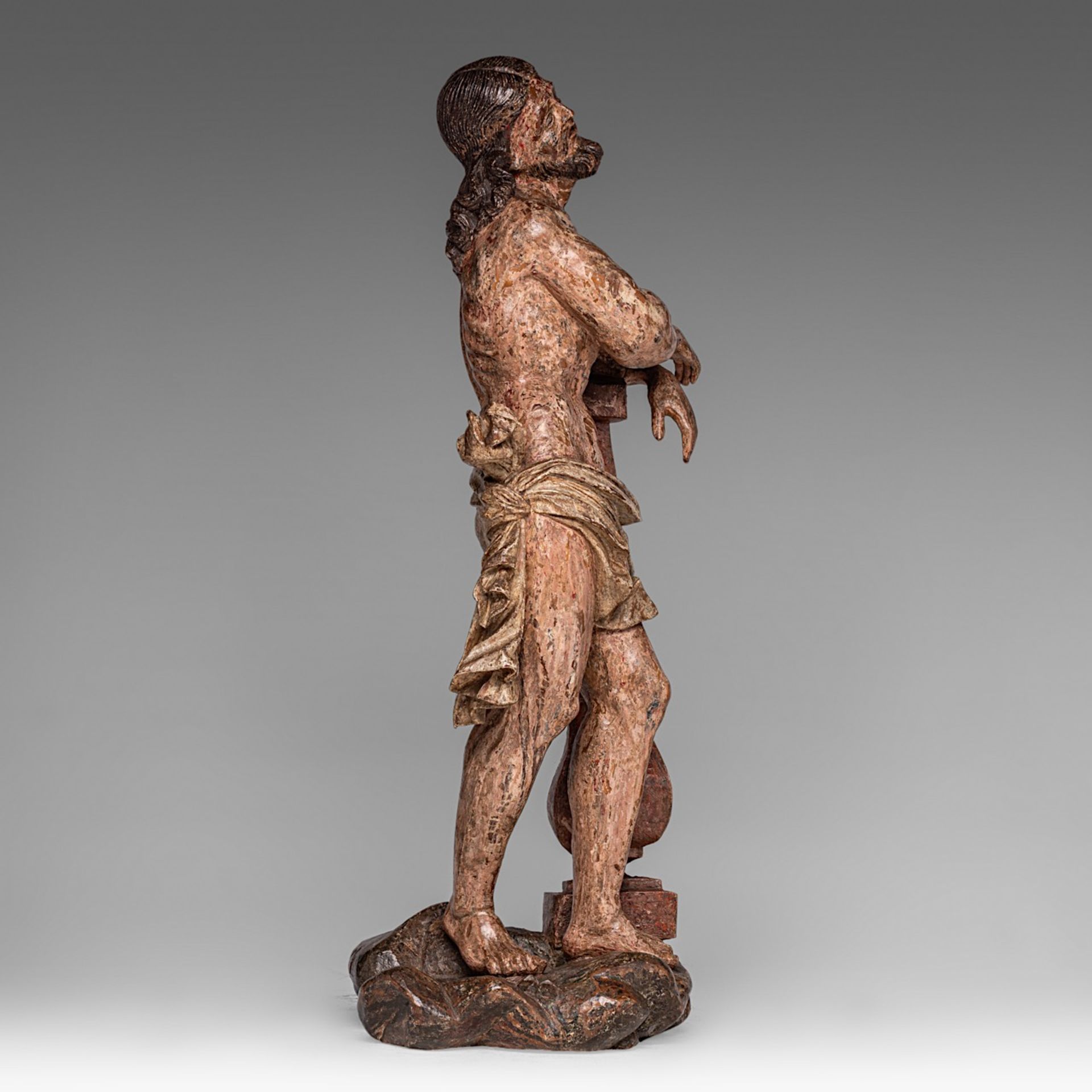 A polychrome oak sculpture of the scourged Christ, 17thC, H 53 cm - Image 5 of 7