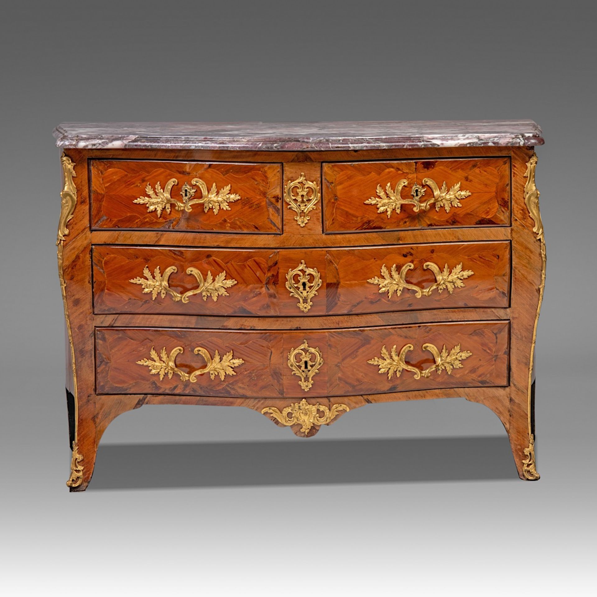 A commode a la Regence with a marble top and gilt bronze mounts, early 18thC, H 88 - W 128 - D 60 cm - Image 2 of 10