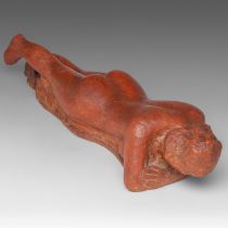 Attributed to Constant Permeke (1886-1952), lying Niobe, terracotta, W 62 cm