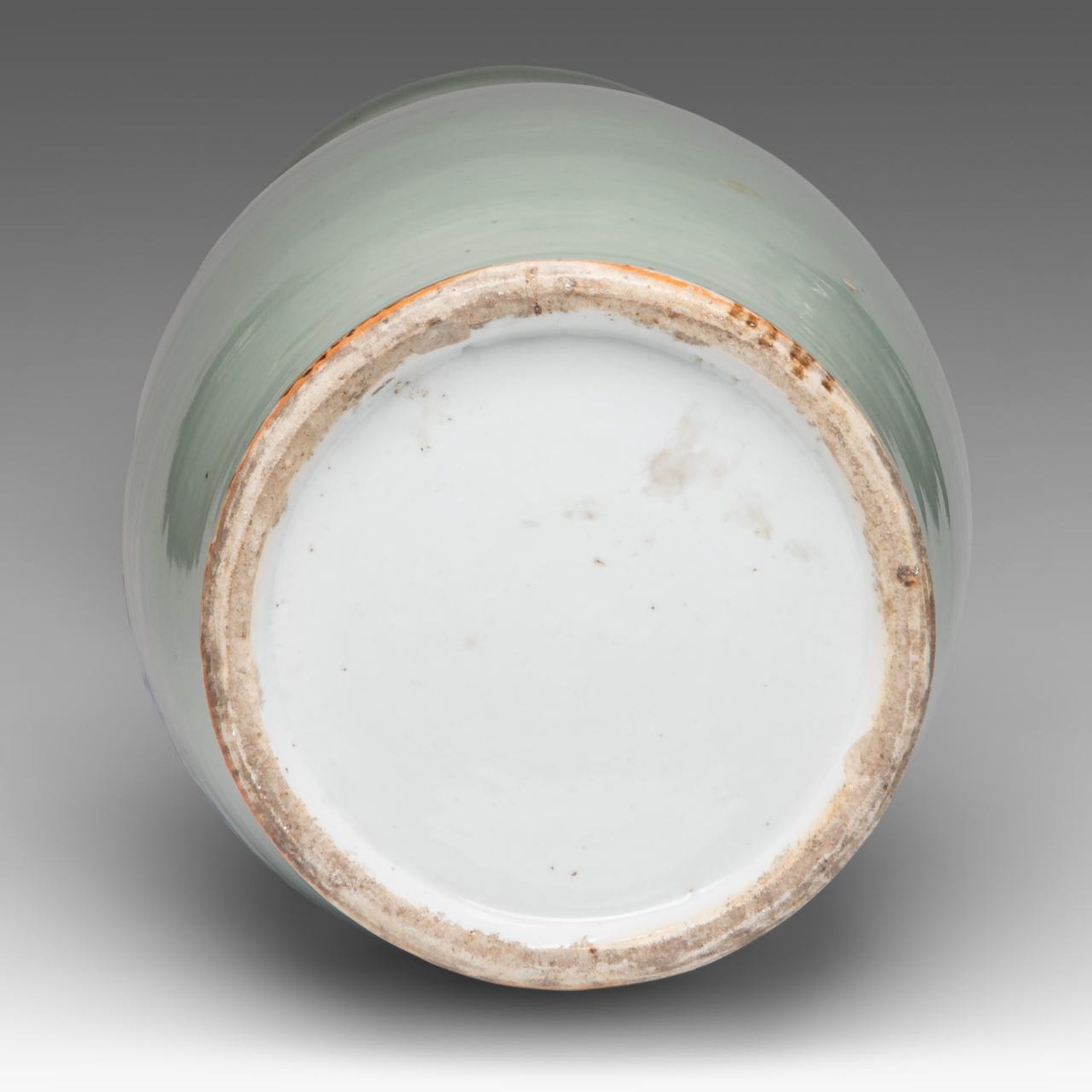 A Chinese blue and white on celadon ground 'One Hundred Treasures' vase, paired with lion handles, 1 - Bild 6 aus 6