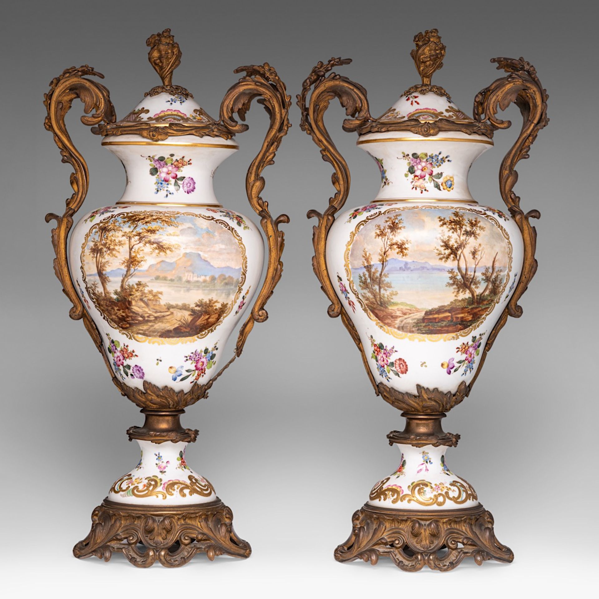 An imposing pair of Rococo Revival porcelain vases with hand-painted scenes after Jean-Baptiste Greu - Bild 3 aus 11