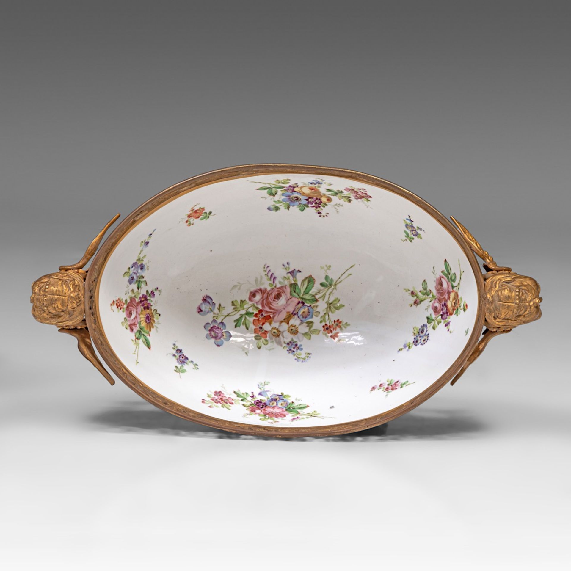 An imposing three-piece Sevres porcelain garniture set, H 53,5 - 72,5 cm - Bild 9 aus 22