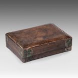 A Chinese hardwood box and cover, presumably zitan wood, late Qing, 18 x 13,5 - H 5 cm