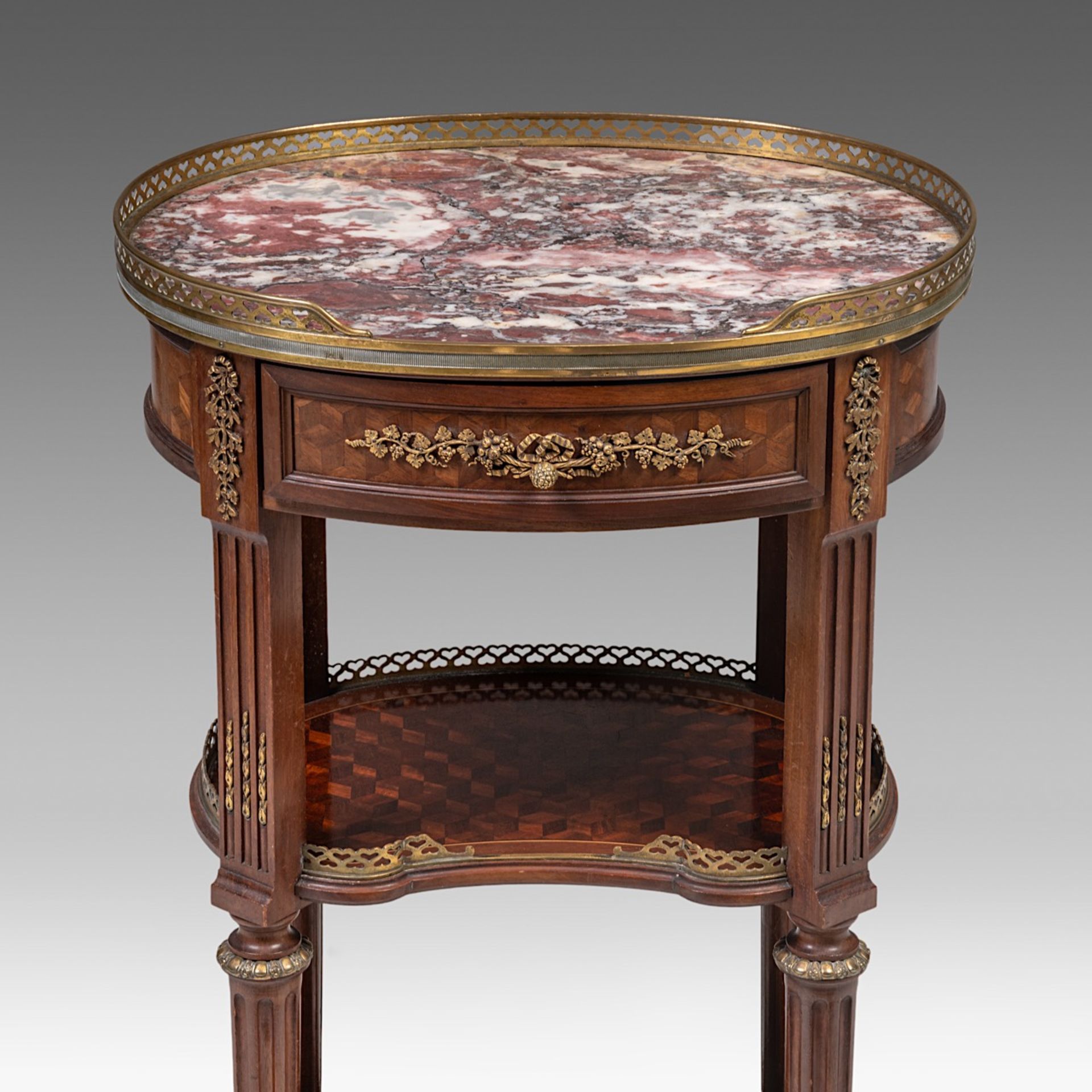 A Louis XVI-style marble-topped side table, signed Francois Linke (1855-1946), H 83,5 cm - W 44,5 cm - Image 8 of 9