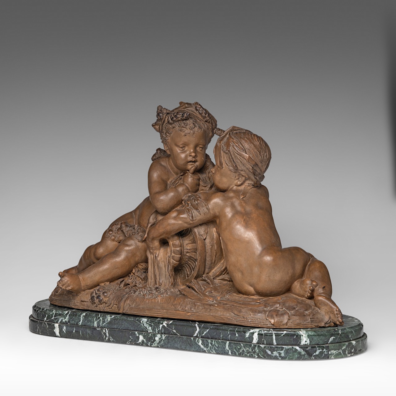 Carrier-Belleuse (1824-1887), two putti by the fountain, terracotta on a marble base, H 43 - W 68 cm - Image 2 of 10