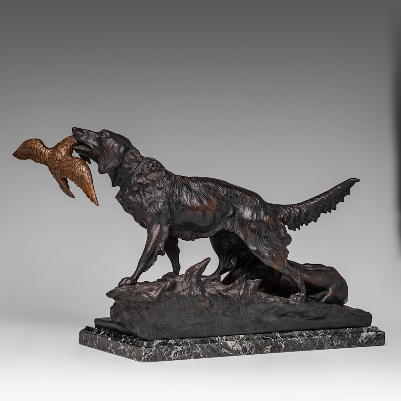 Antonio Amorgasti (1880-1942), two hunting dogs, dated 1924, dark patinated bronze, H 33 - W 60 cm - Bild 4 aus 9