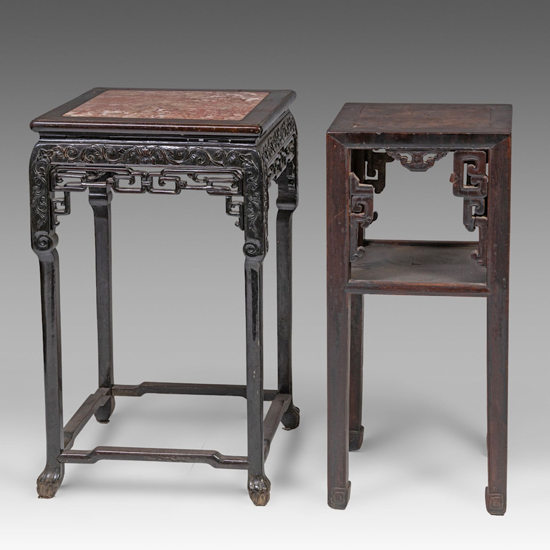 Two South-Chinese carved hardwood bases, one with a marble top, late Qing, largest H 82 - 48 x 48 cm - Bild 2 aus 7