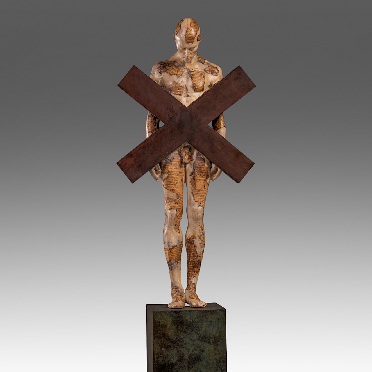 Josep Bofill (1942), male figure, mixed media (bronze, resin, newspaper), 1/3, H: 172 cm (+) - Image 7 of 12