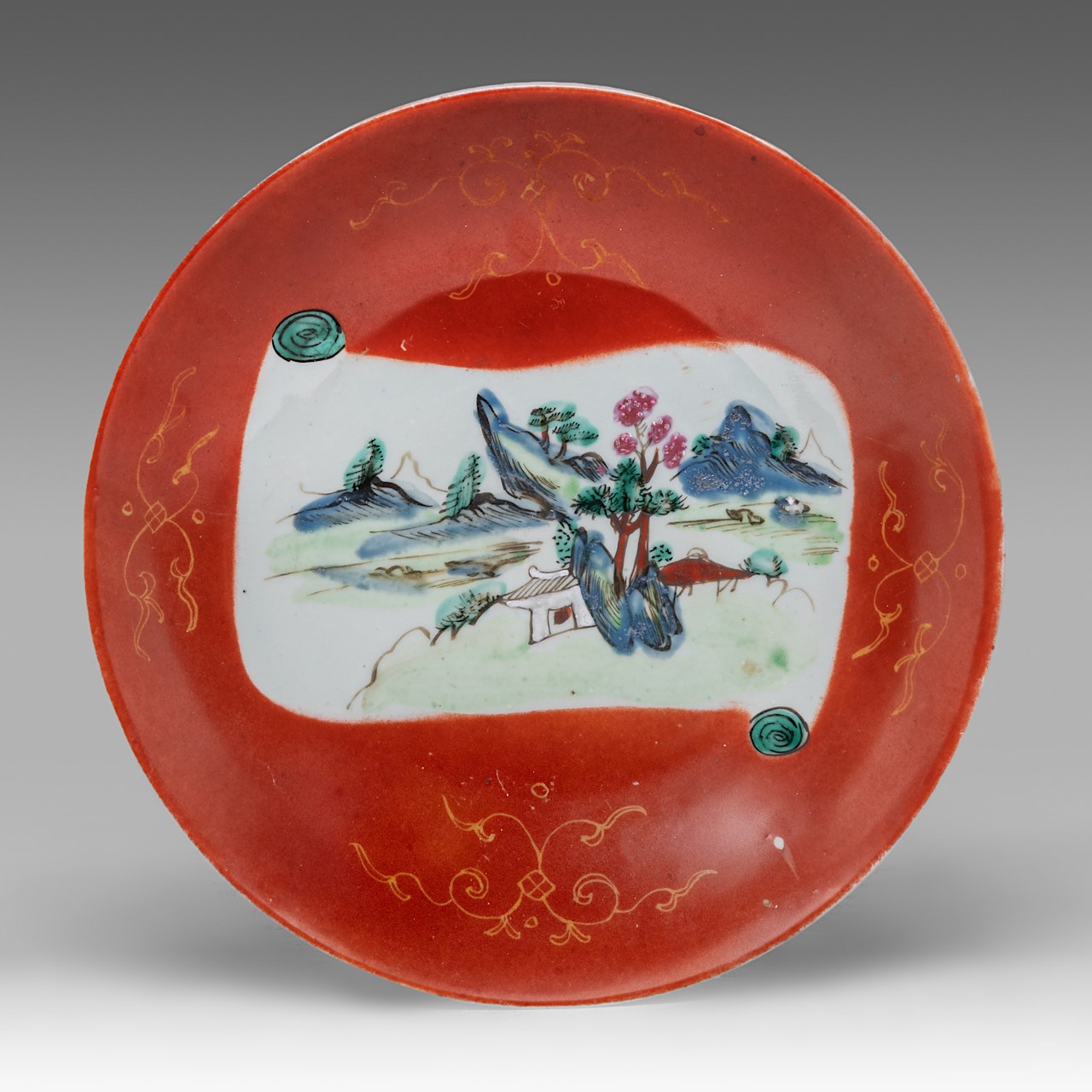 A Chinese coral-red ground famille rose 'Scroll Painting' dish, Qianlong period dia 22,5 cm - a seri - Image 2 of 9