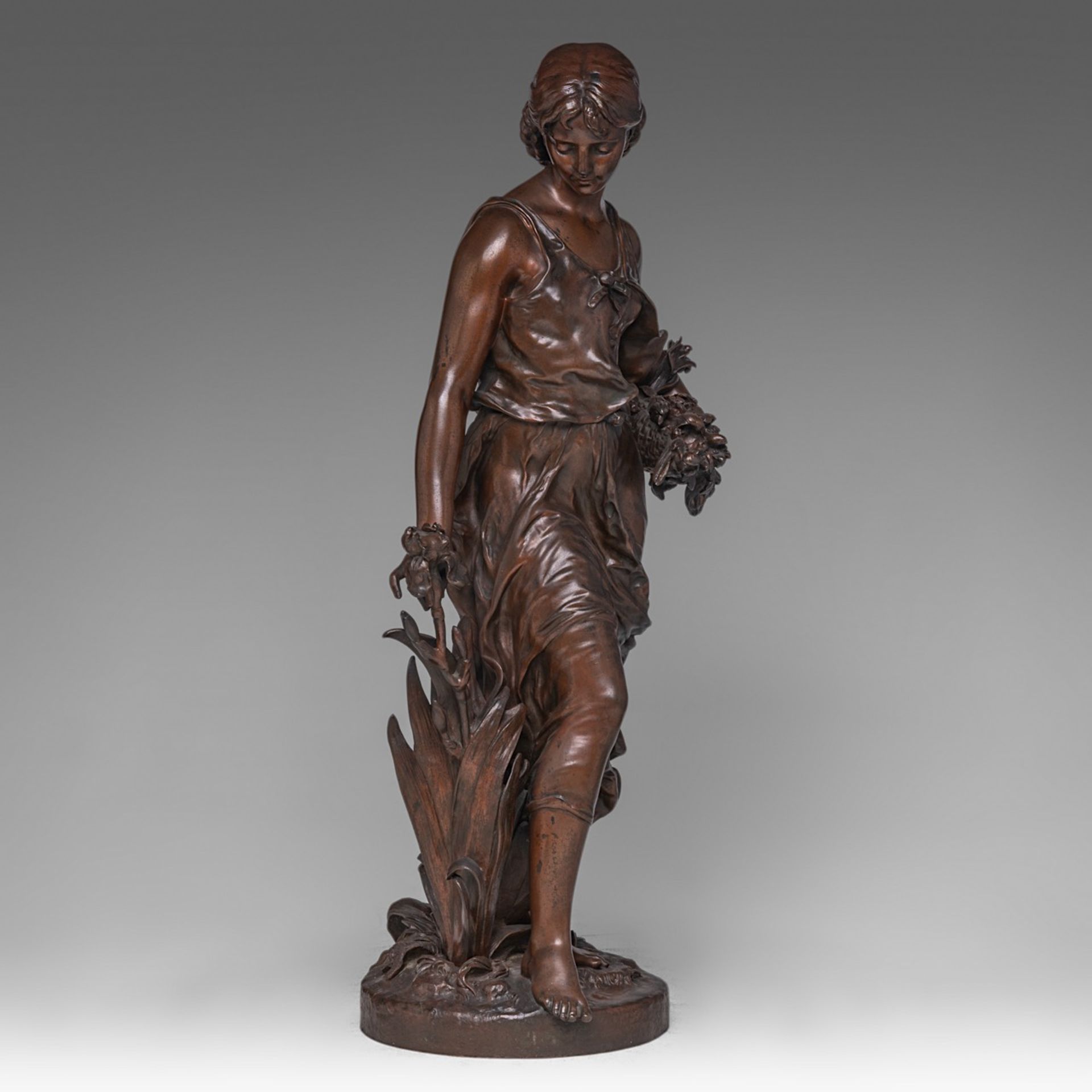 Hippolyte Francois Moreau (1832-1927), beauty picking flowers, patinated bronze, H 64 cm - Image 5 of 6