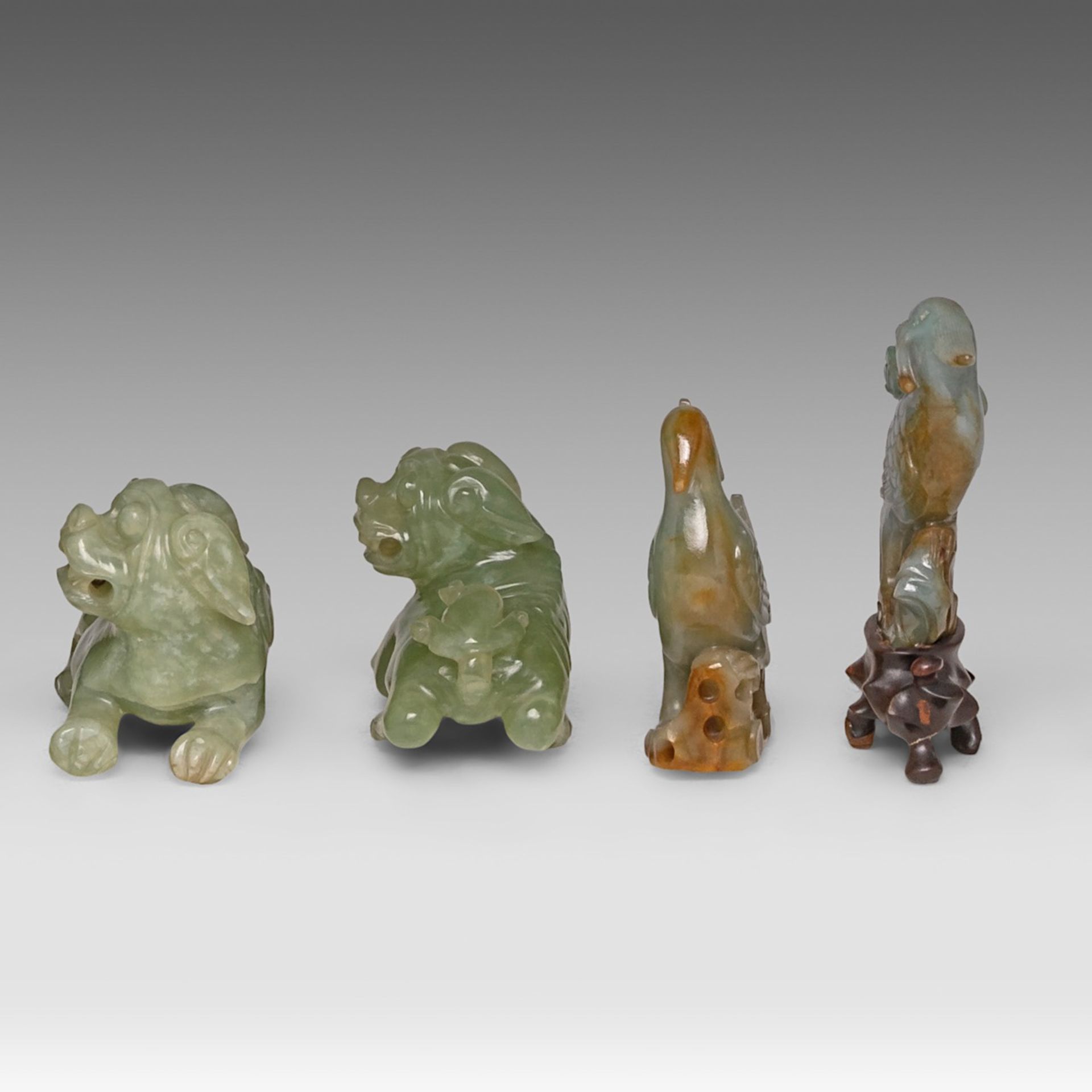A collection of ten Chinese mineral carvings and a porcelain plate, incl. a carved mother-of-pearl s - Image 14 of 23