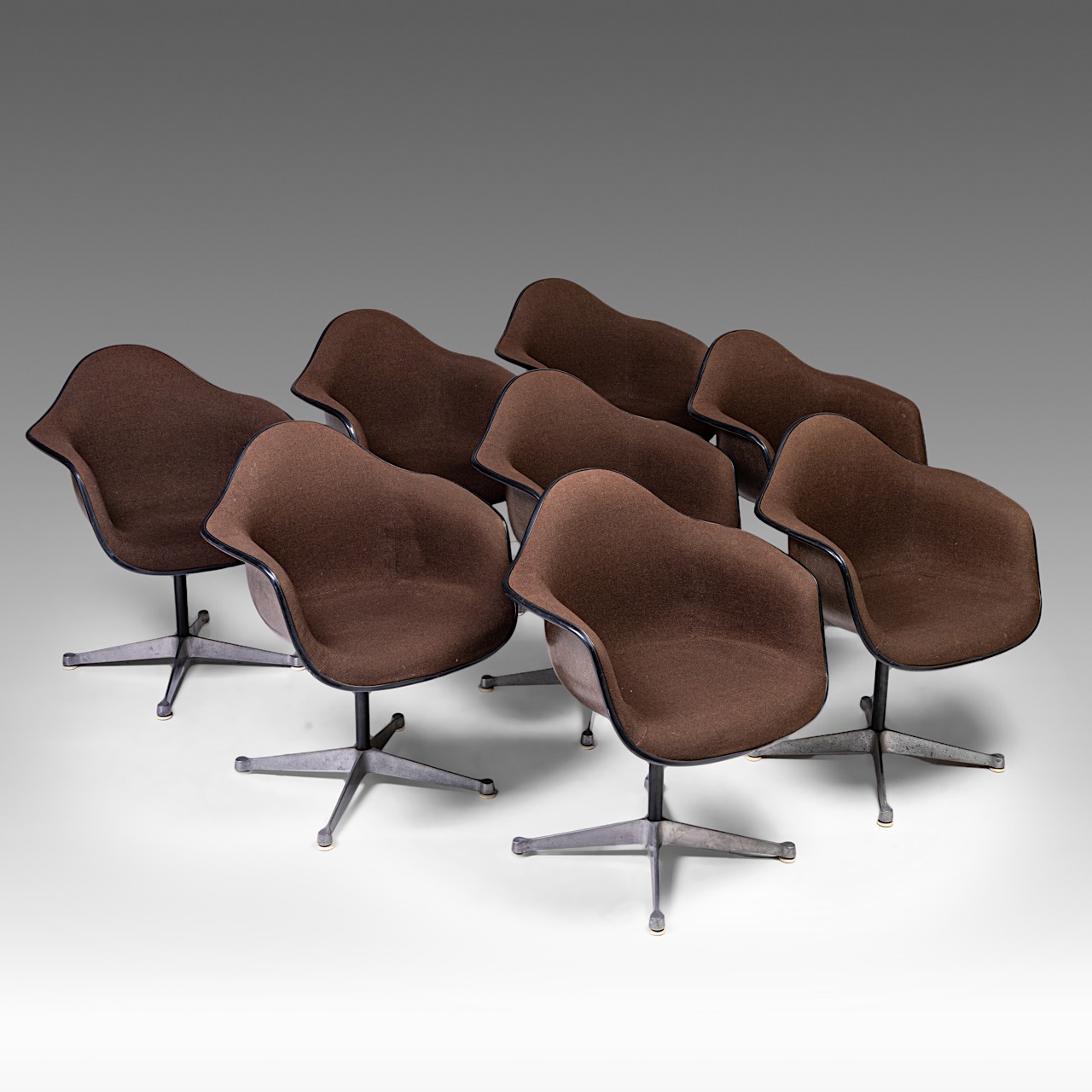 A set of 8 Charles & Ray Eames fibreglass shell chairs for Herman Miller, H 79 cm - Image 2 of 19