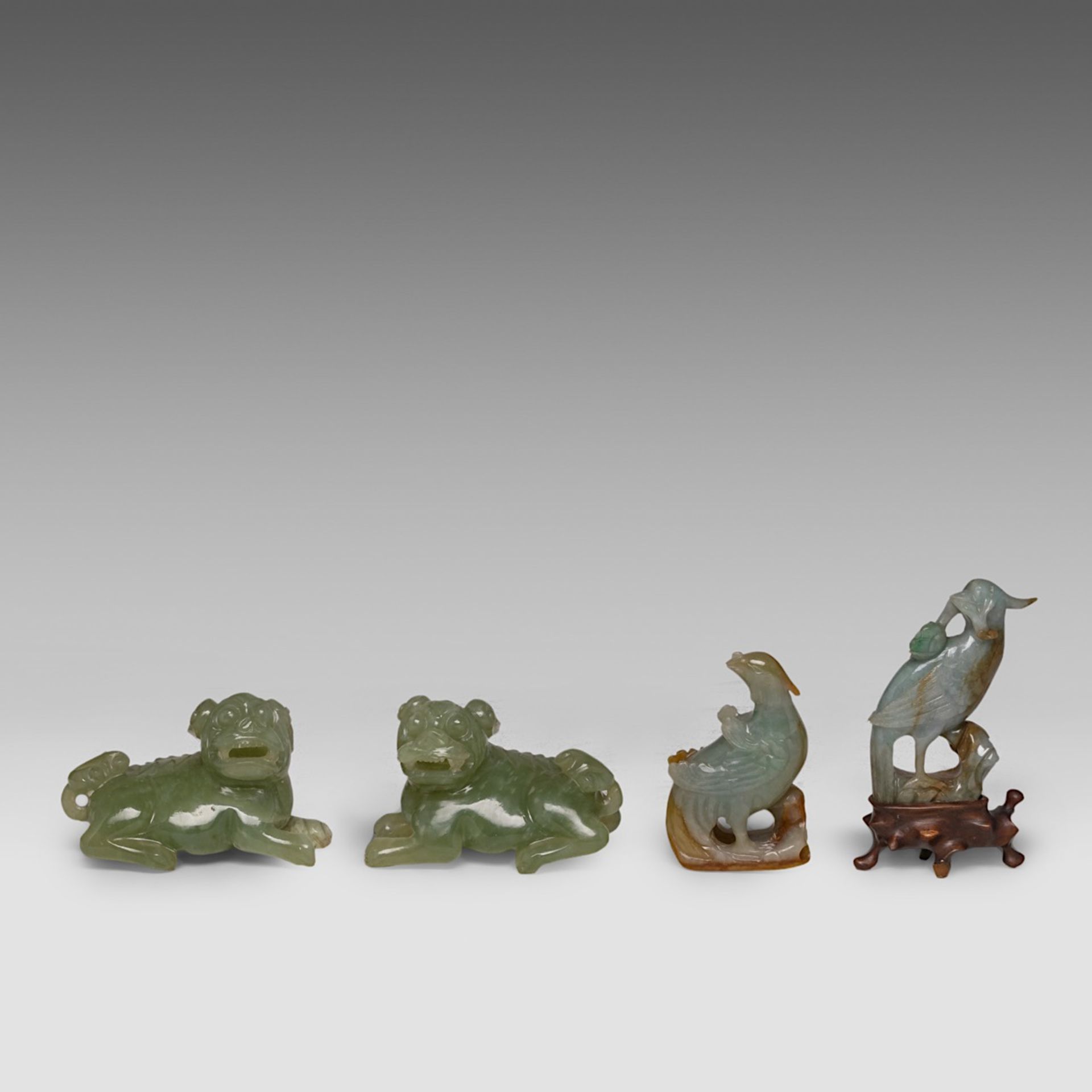 A collection of ten Chinese mineral carvings and a porcelain plate, incl. a carved mother-of-pearl s - Image 13 of 23