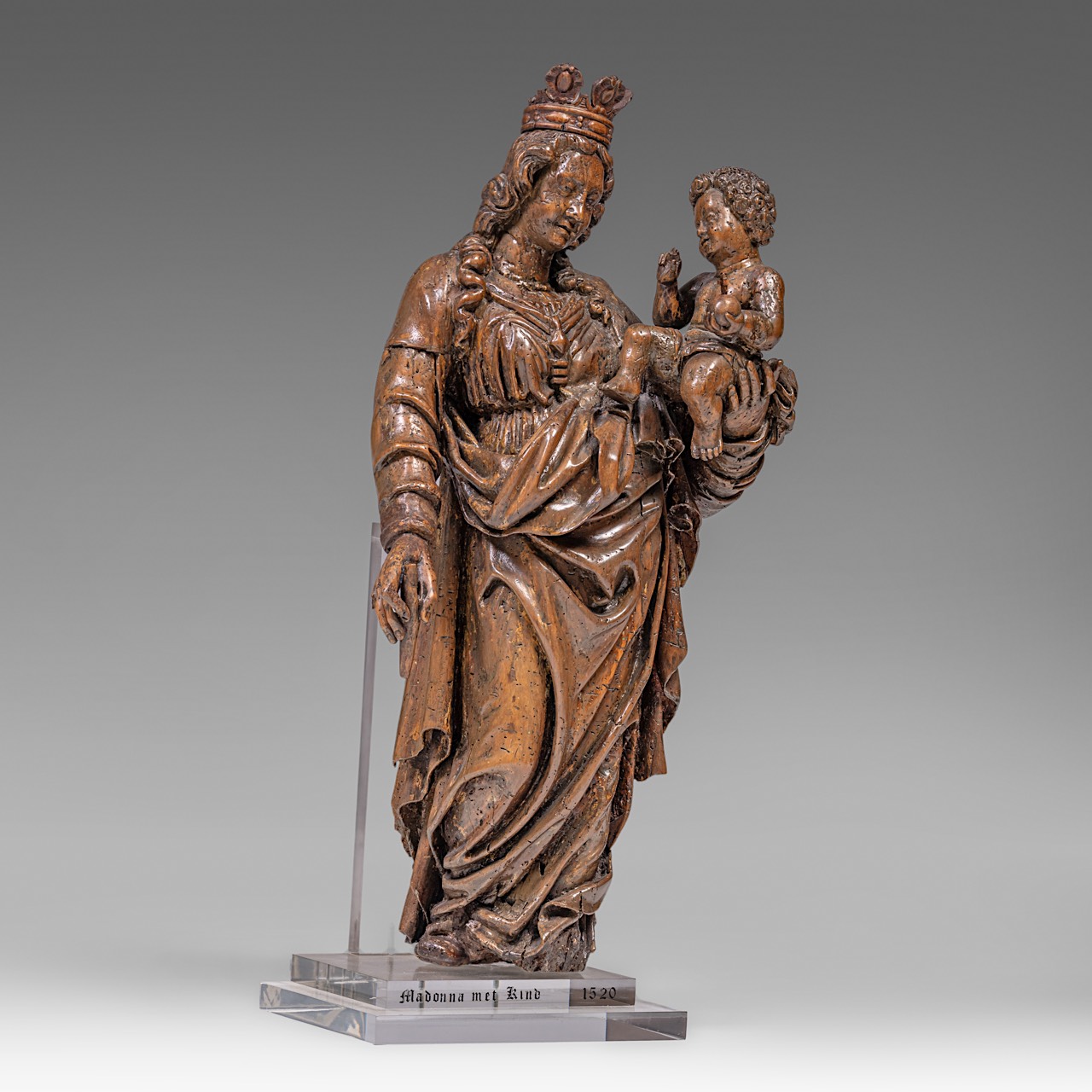 An impressive limewood sculpture of the Crowned Madonna and Child, ca. 1520, Flemish, H 85 cm - Image 2 of 10