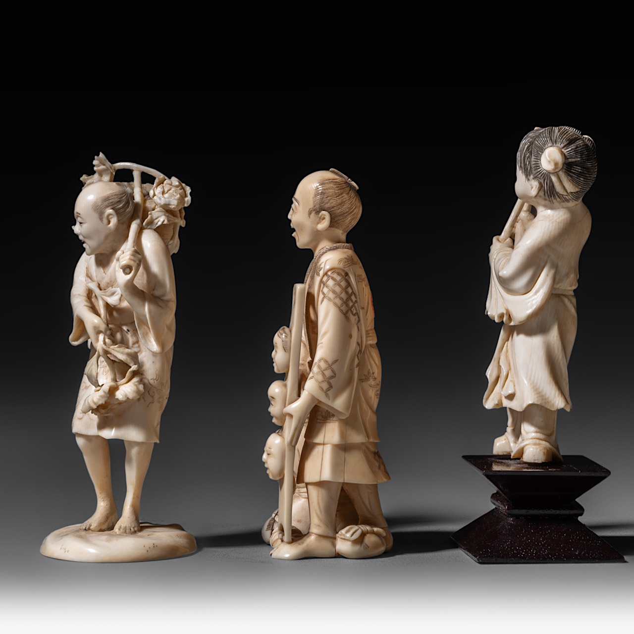 Two Japanese Meiji period ivory okimono; added a ditto Republic period Chinese figure; one okimono r - Image 3 of 7