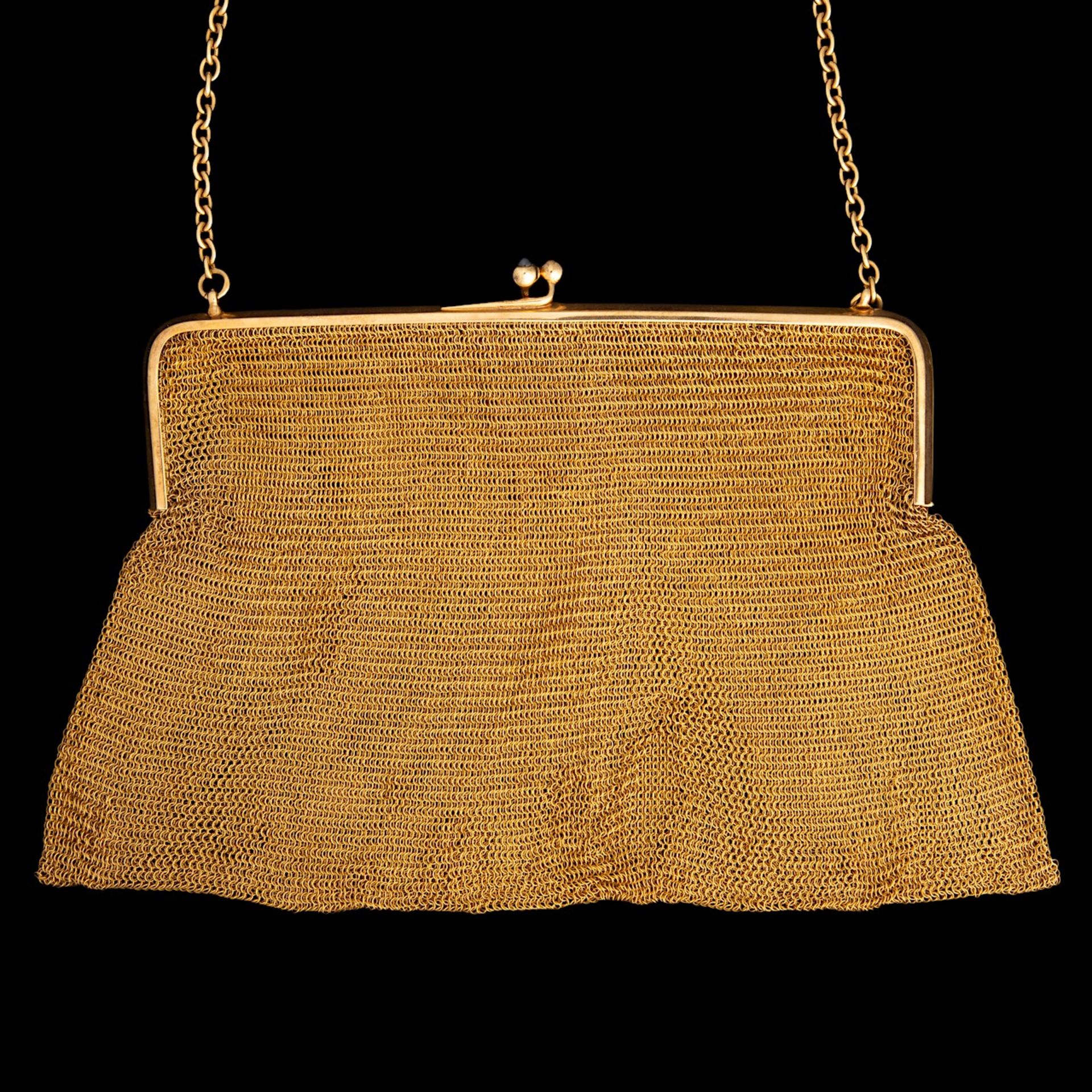 A 14 Ct gold mesh flapper purse, the closure set with gemstones, and a ditto smaller purse, H 8,7 - - Image 3 of 3