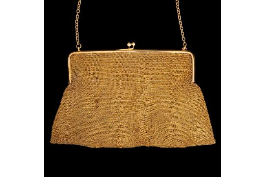 A 14 Ct gold mesh flapper purse, the closure set with gemstones, and a ditto smaller purse, H 8,7 - - Bild 3 aus 3