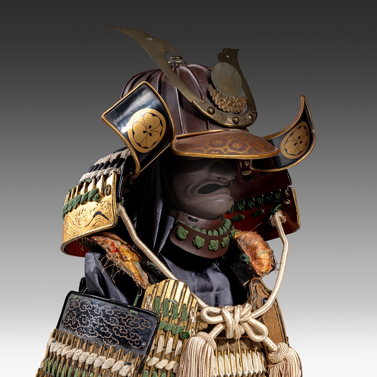 A late Edo/Meiji period (19thC) miniature ceremonial suit of armour, including box, total (with box) - Image 7 of 8