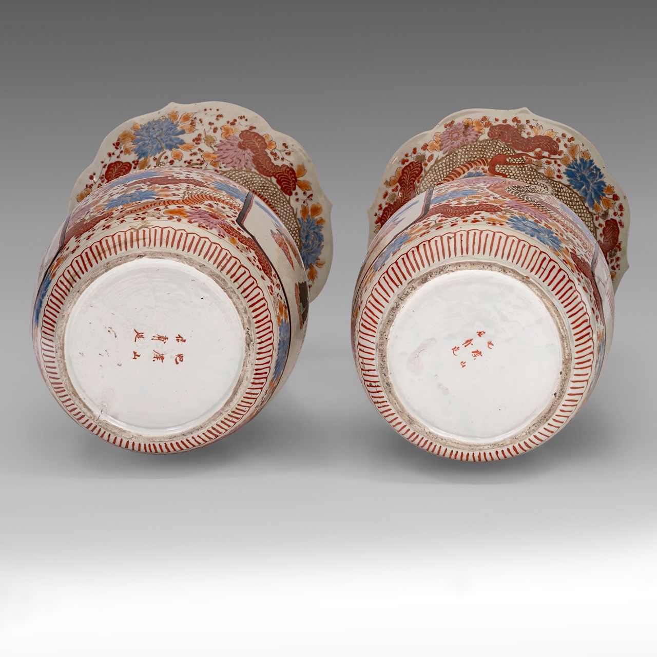 A pair of large Japanese Imari vases, 20thC, H 73 cm - Bild 6 aus 6