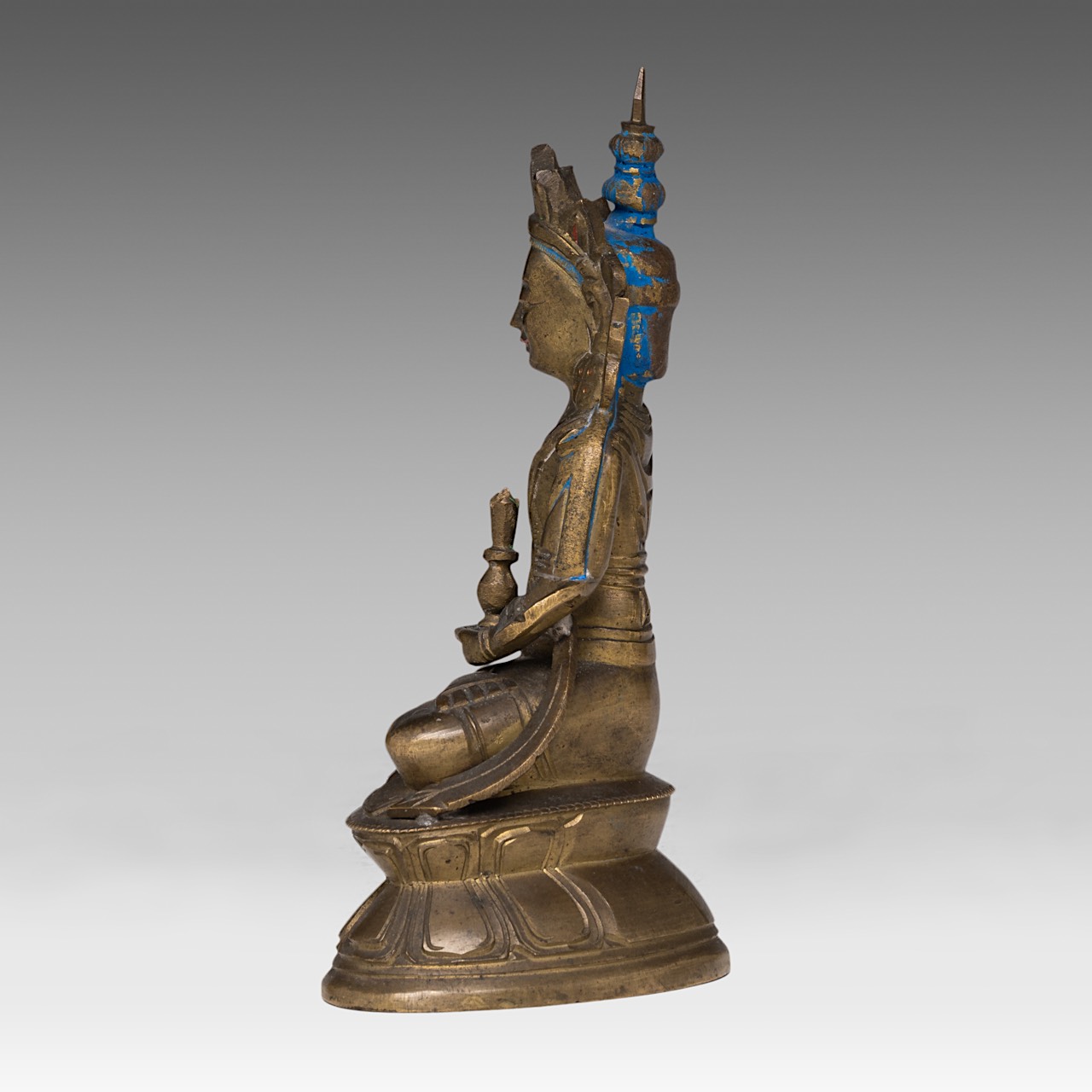 A Chinese bronze figure of Buddha Amitayus, 19thC, H 16,5 cm - added a Chinese Ming bronze 'Fu' wine - Image 4 of 16