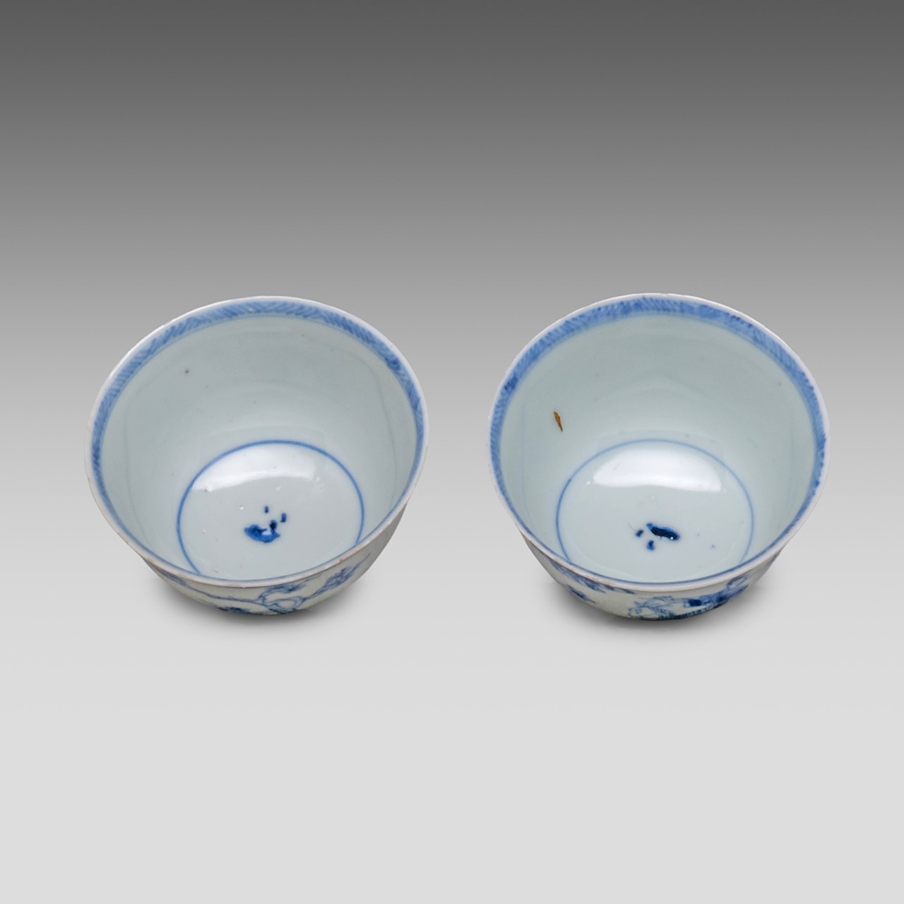 A series of five Chinese blue and white 'Female Immortal' cups, Kangxi/Yongzheng, H 3,5 - dia 7,2 cm - Image 9 of 10