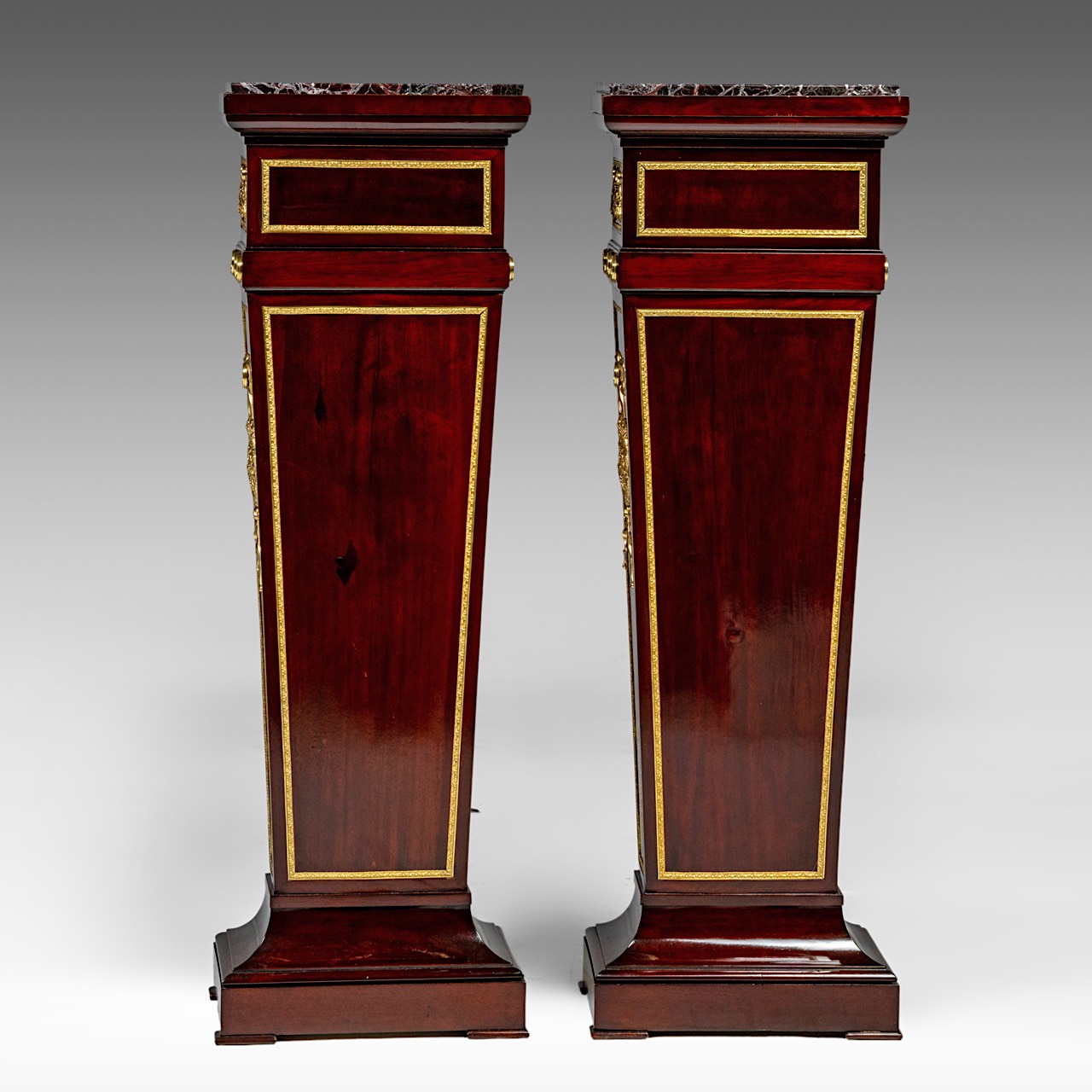 A pair of Louis XVI-style columns with marble tops and gilt bronze mounts, H 122 cm - W 38,5 cm - D - Image 5 of 7