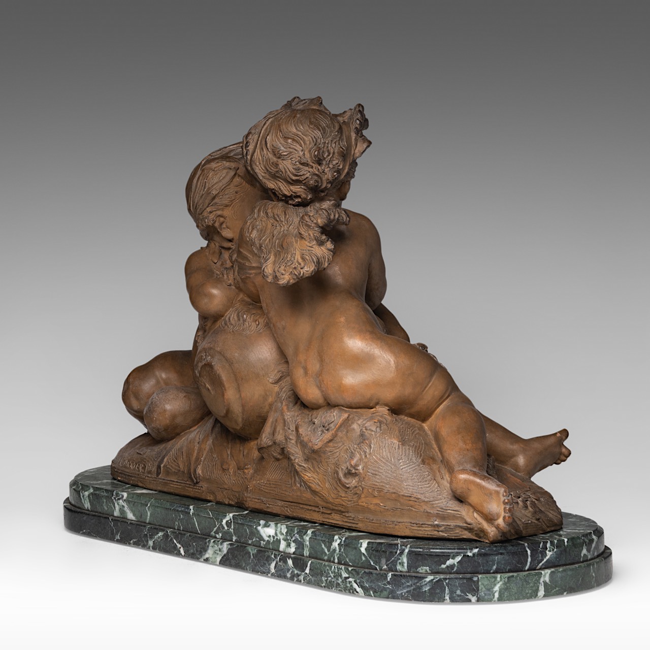Carrier-Belleuse (1824-1887), two putti by the fountain, terracotta on a marble base, H 43 - W 68 cm - Bild 6 aus 10