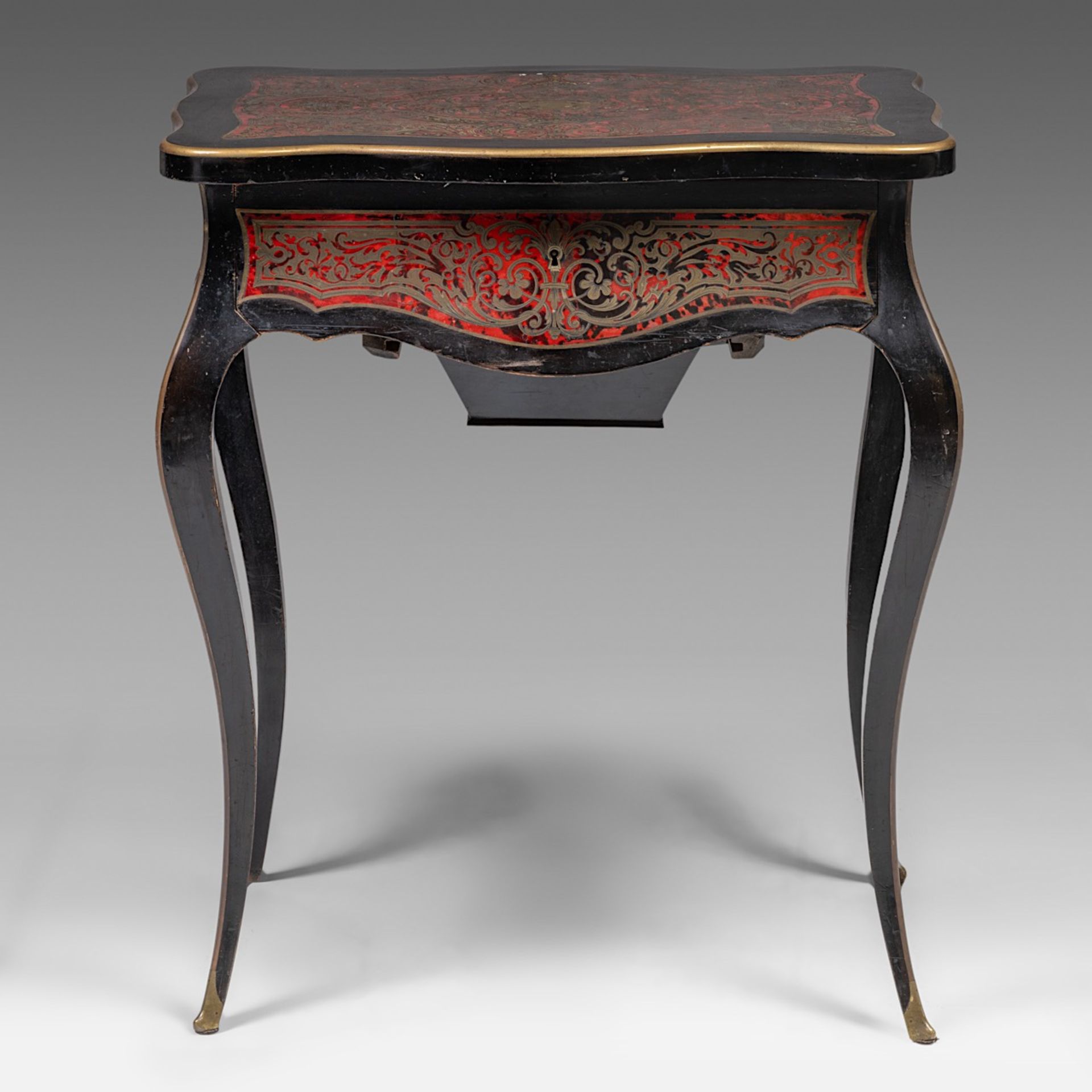 A Napoleon III (1852-1870) Boulle work occasional table, H 74 cm - W 63 cm - D 44,5 cm - Image 2 of 7