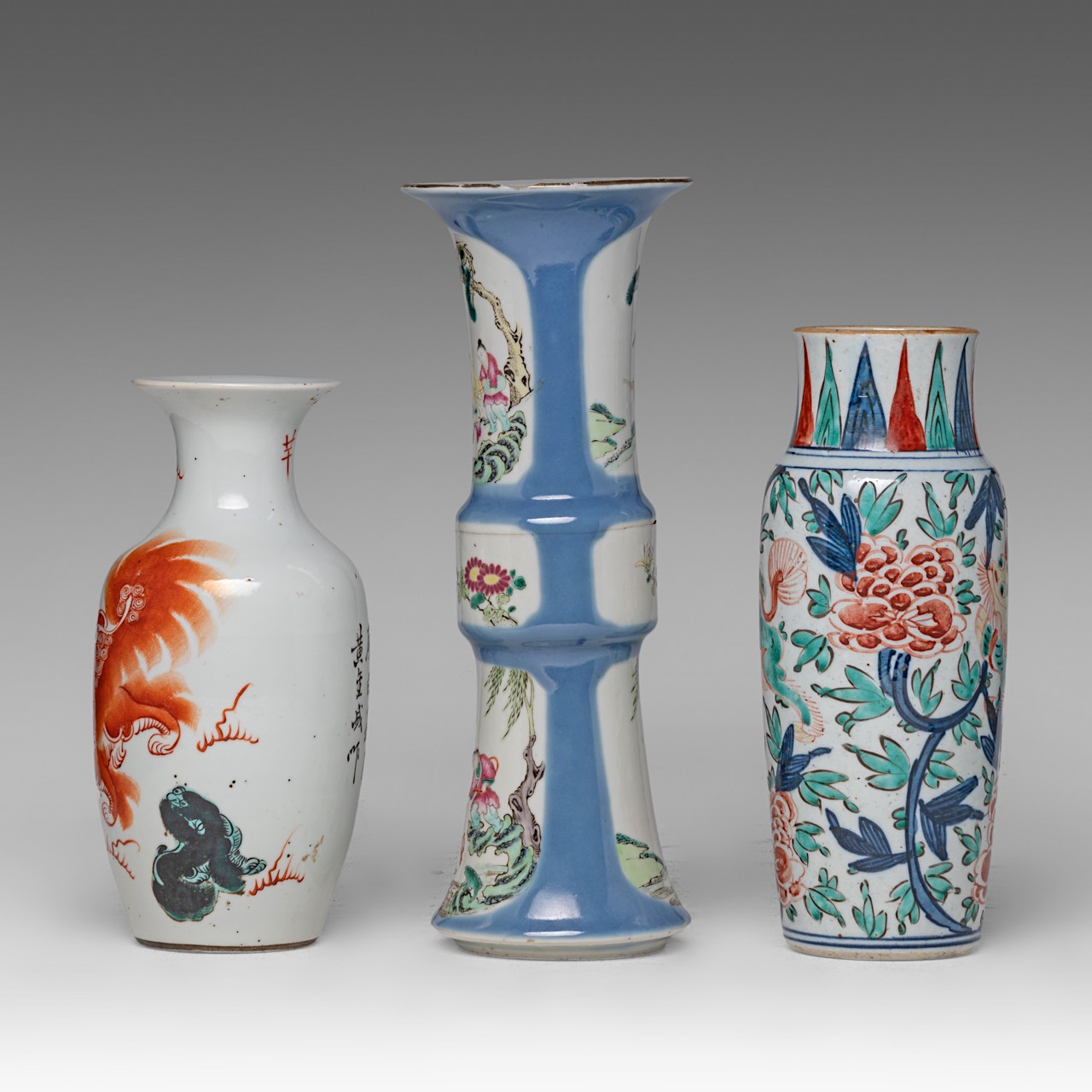 A collection of seven Chinese polychrome porcelain ware, 17thC, 19thC and 20thC, tallest H 30,4 cm ( - Image 3 of 17