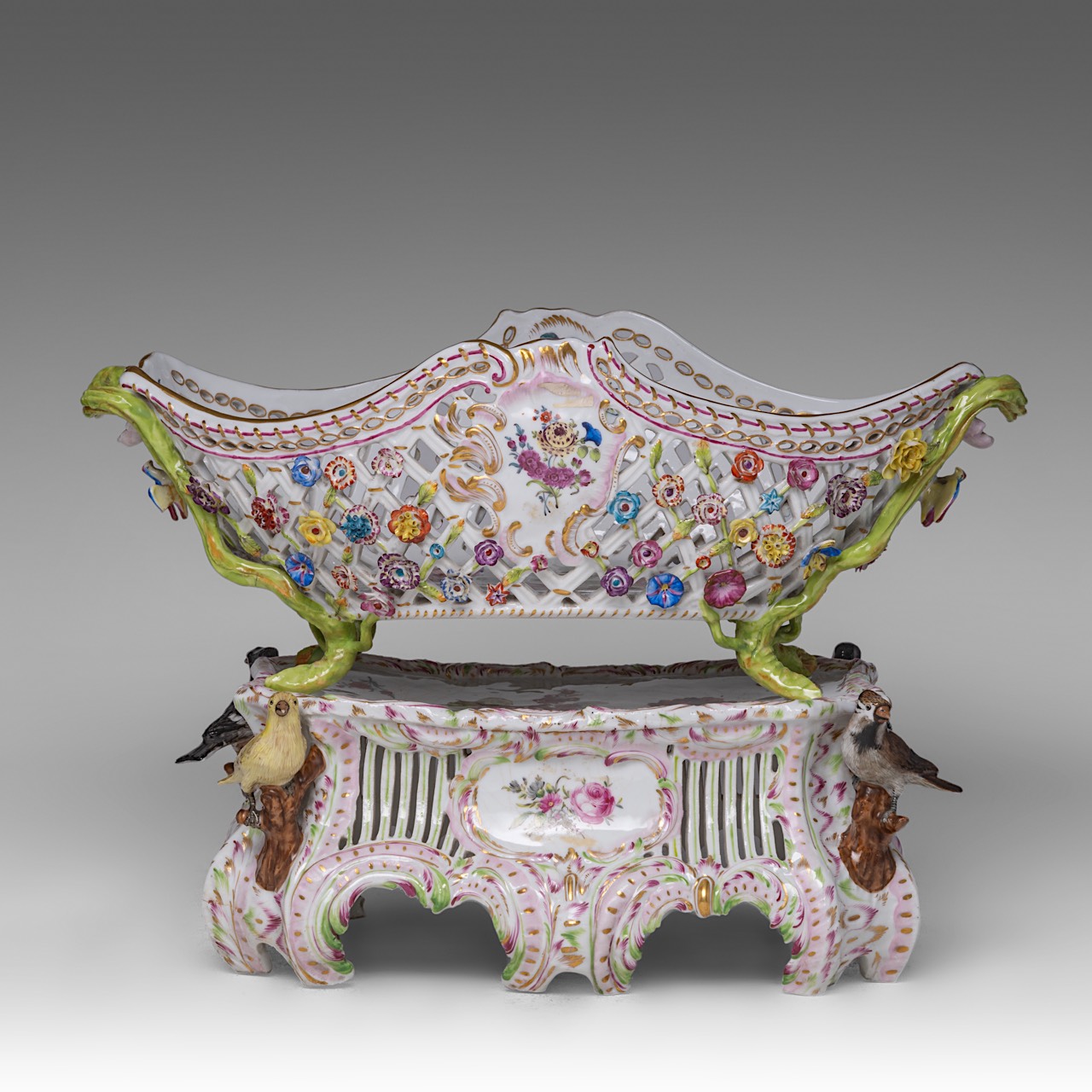 A polychrome Saxony porcelain basket on stand, decorated with modelled birds and flowers, H 33 - W 4 - Image 4 of 12