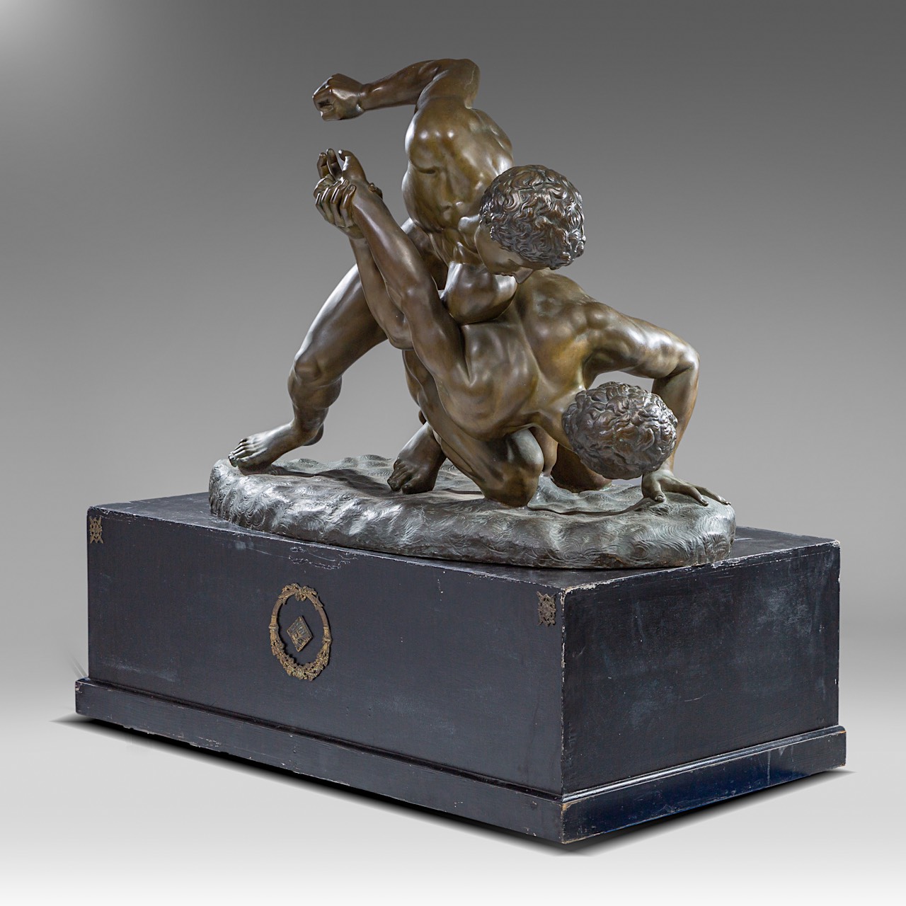 A patinated bronze group of the wrestlers, after the antique, H 90 - W 125 - D 73 cm - Image 4 of 46