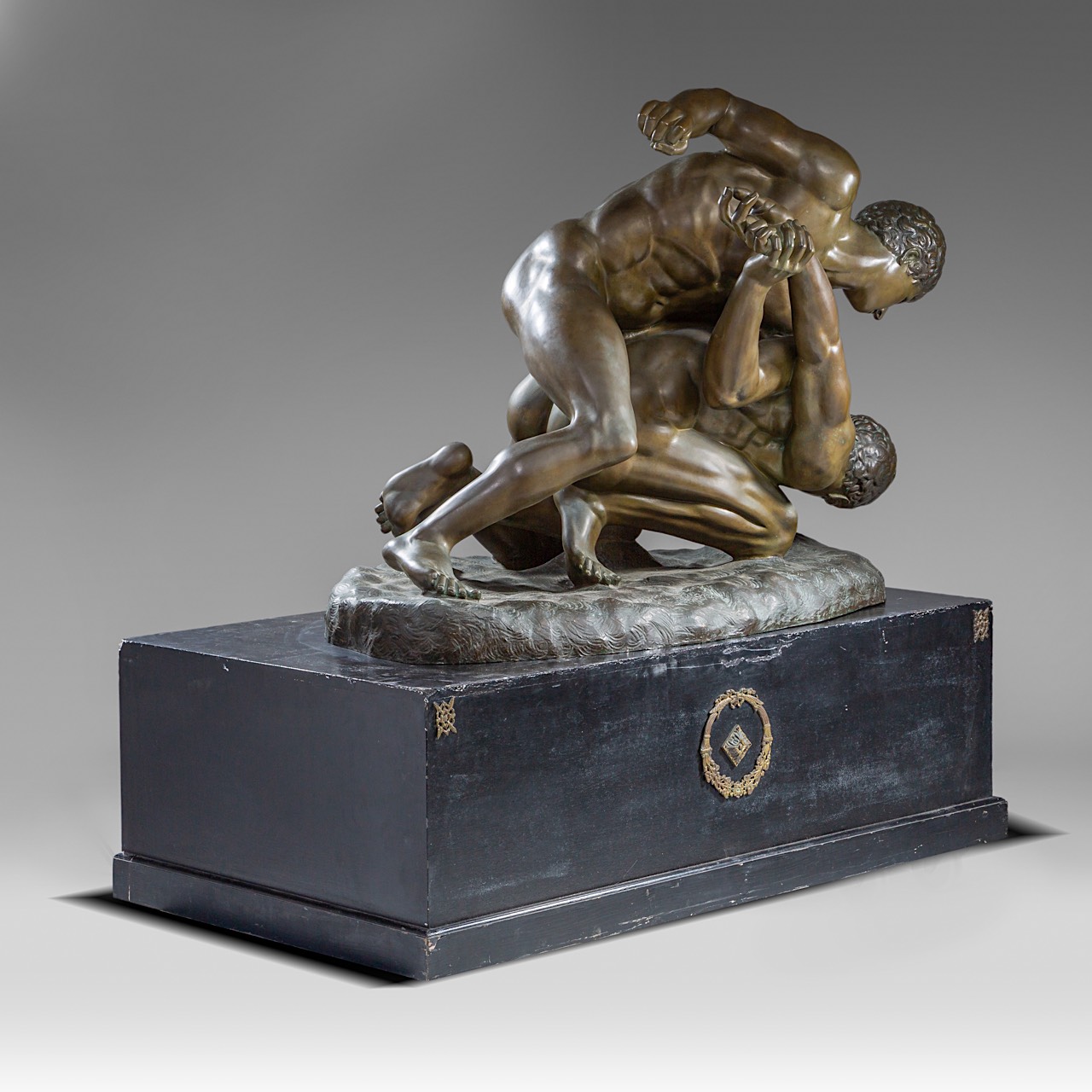A patinated bronze group of the wrestlers, after the antique, H 90 - W 125 - D 73 cm - Image 11 of 46