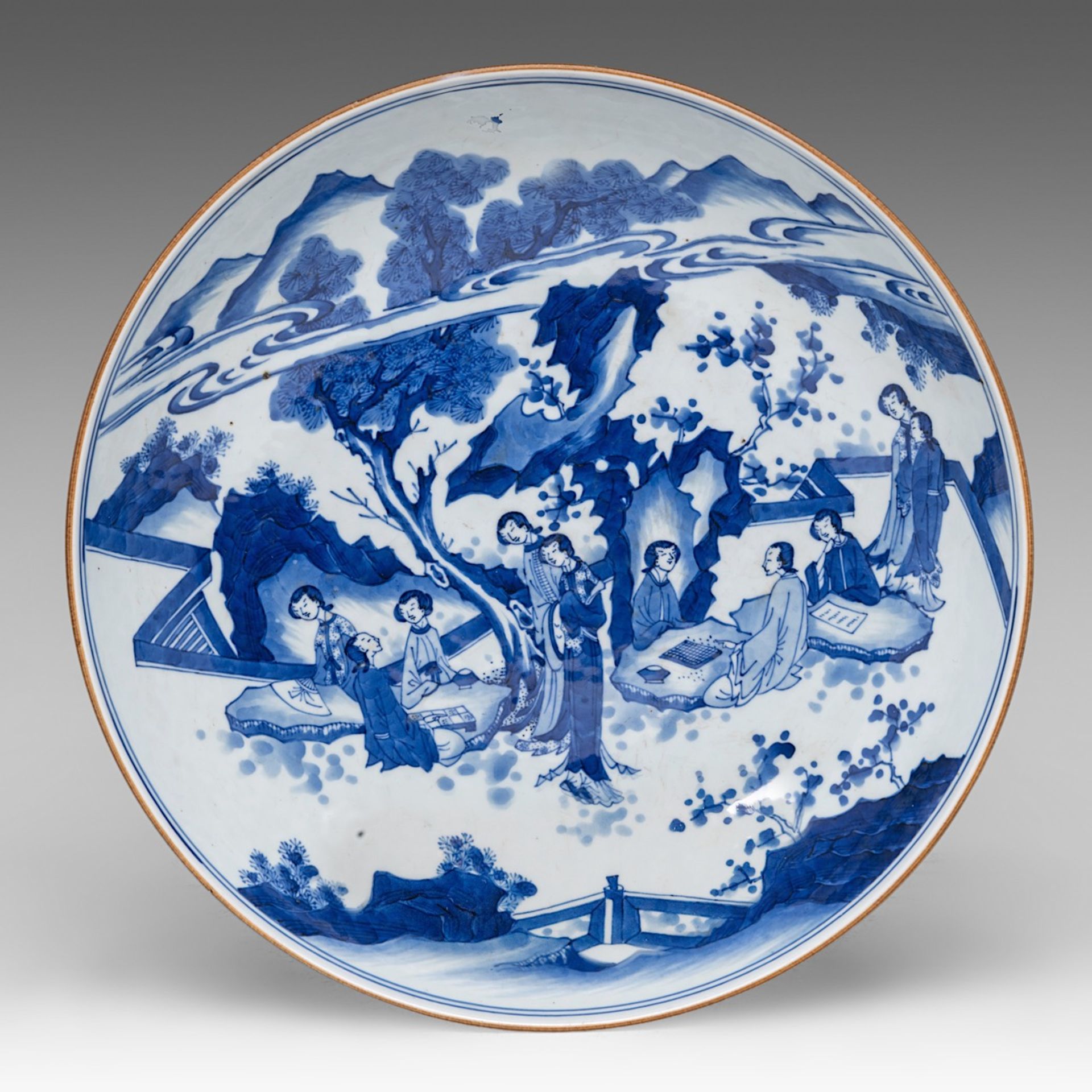 A Chinese blue and white 'Beauties and Scholars in the Garden' plate, Republic period, dia 35,5 cm