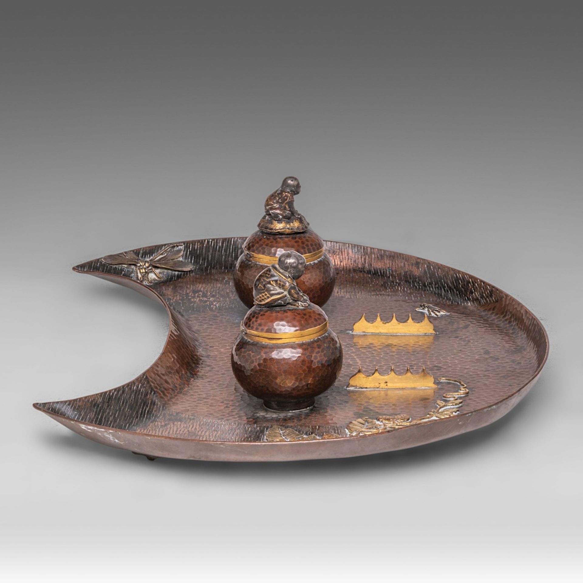 A Japanese writing set, with an inkwell, sand pot and penholder on a bronze crescent shaped-plate, M - Image 5 of 9